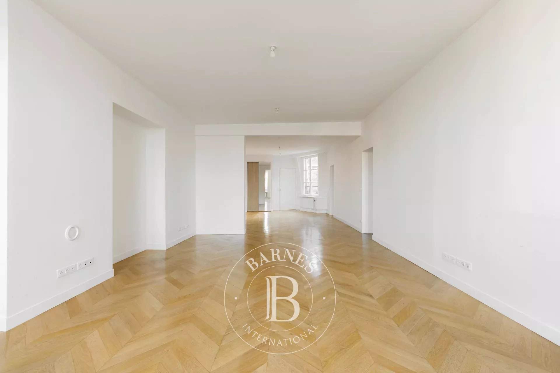 Paris  - Appartement 5 Pi&egrave;ces 3 Chambres - picture 3