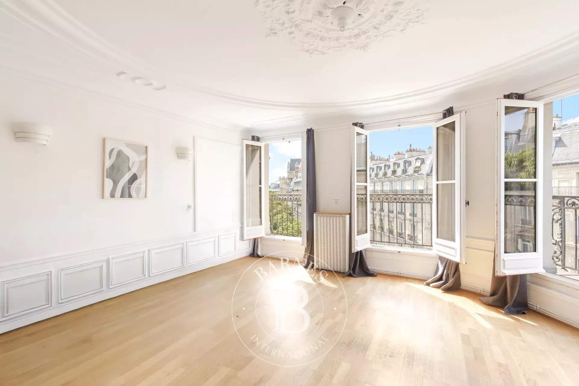 Paris  - Appartement 4 Pi&egrave;ces 3 Chambres - picture 2