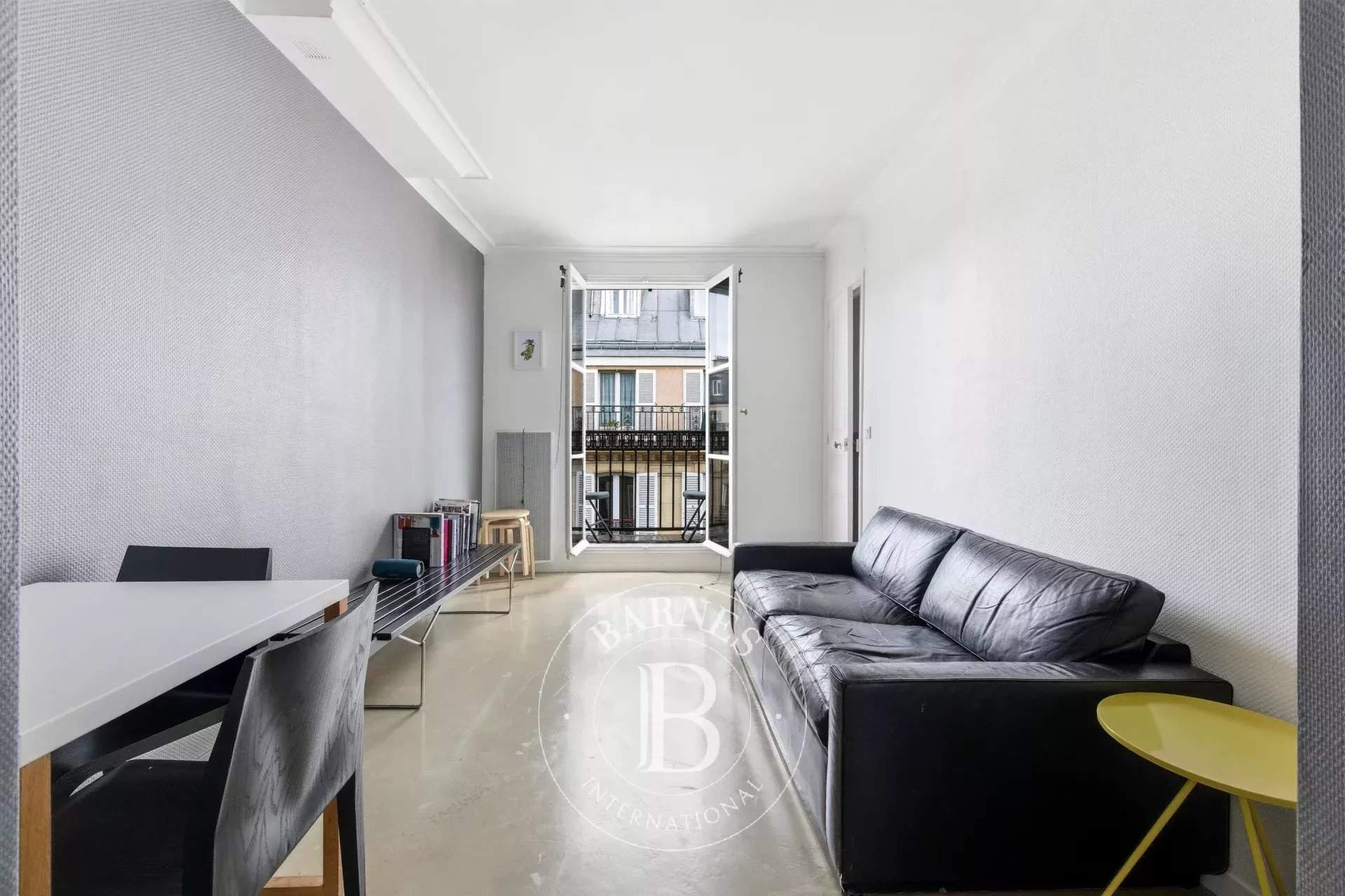 Paris  - Appartement 2 Pi&egrave;ces, 1 Chambre - picture 2