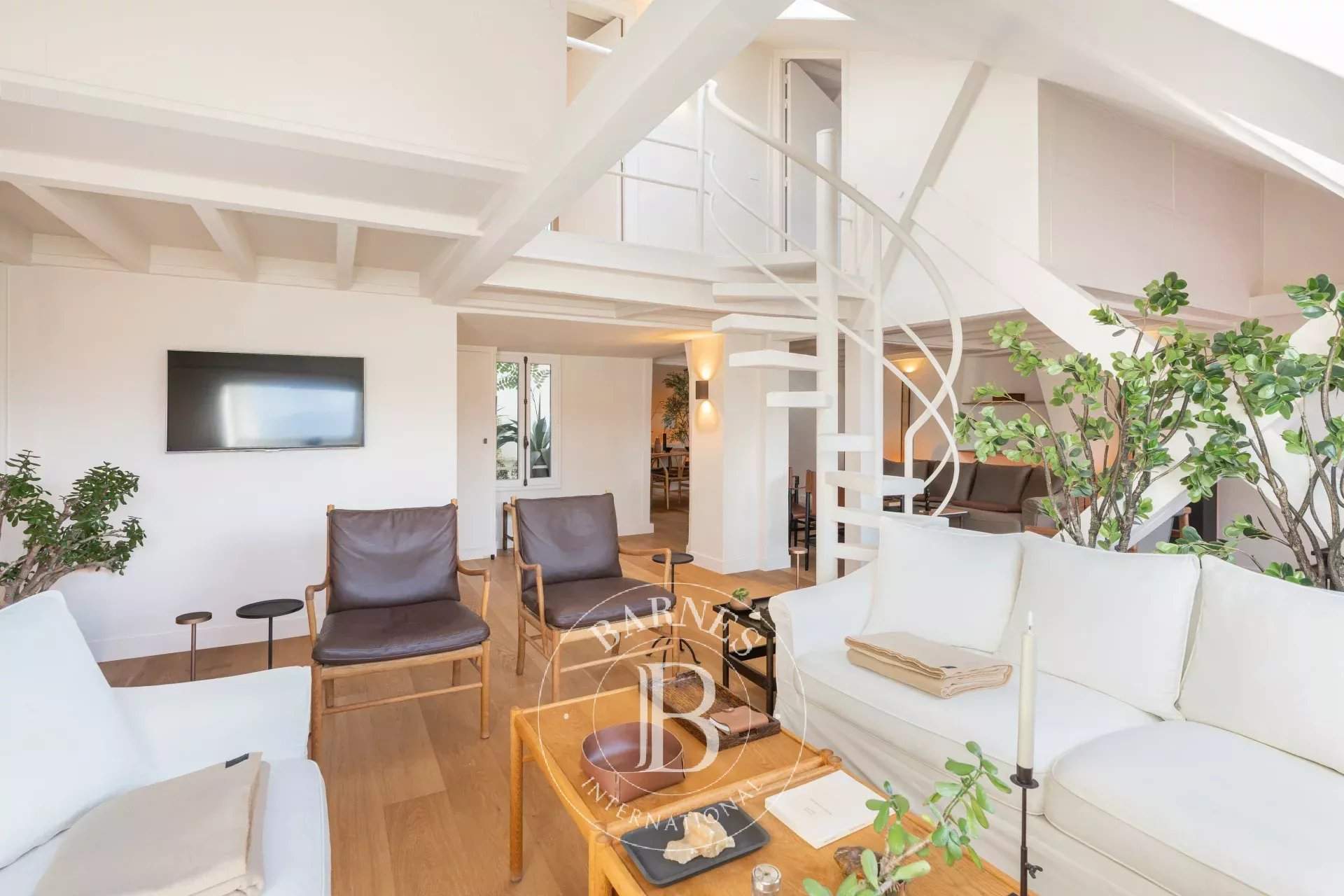 Paris  - Appartement 4 Pi&egrave;ces 2 Chambres - picture 3