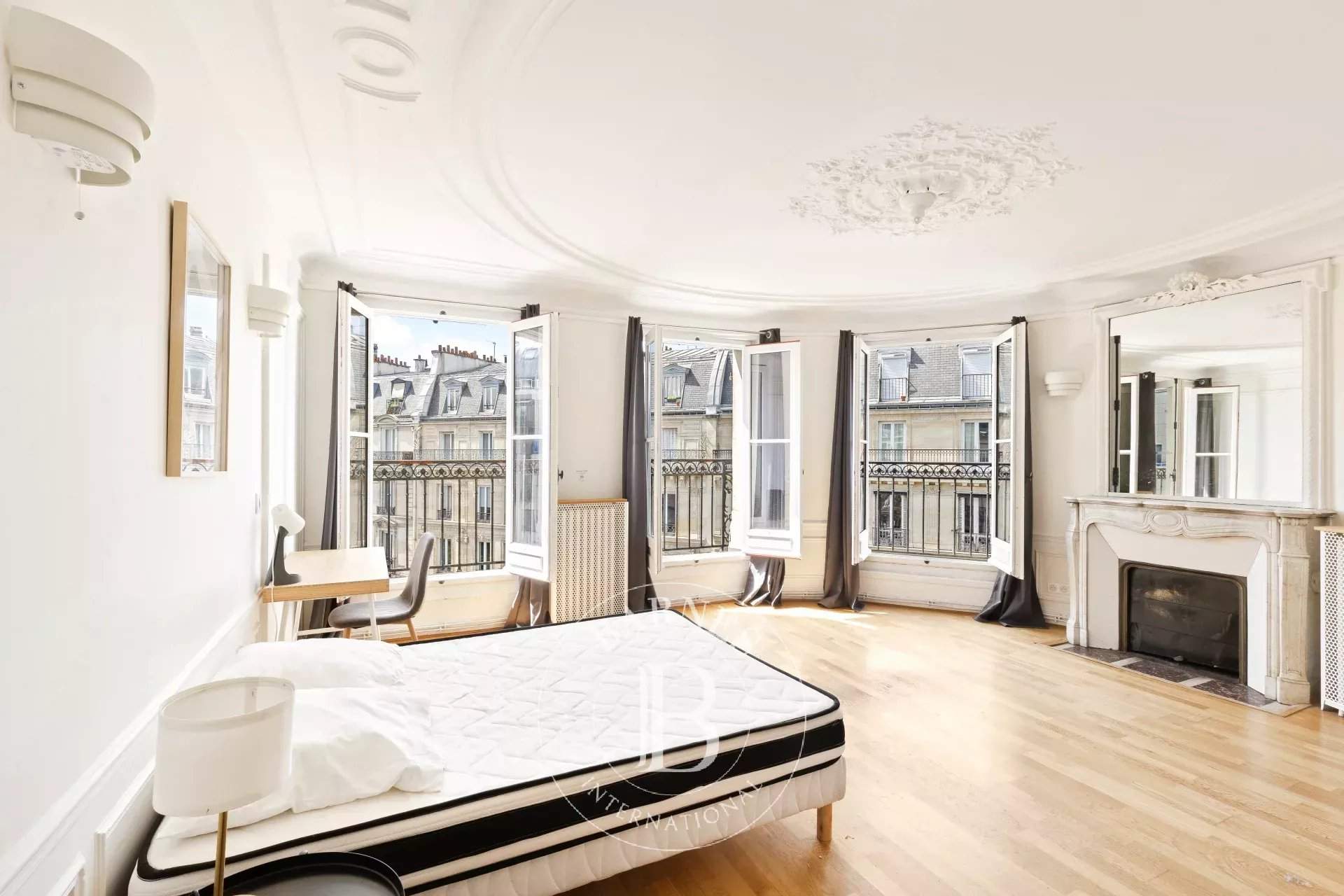 Paris  - Appartement 4 Pi&egrave;ces 3 Chambres - picture 4