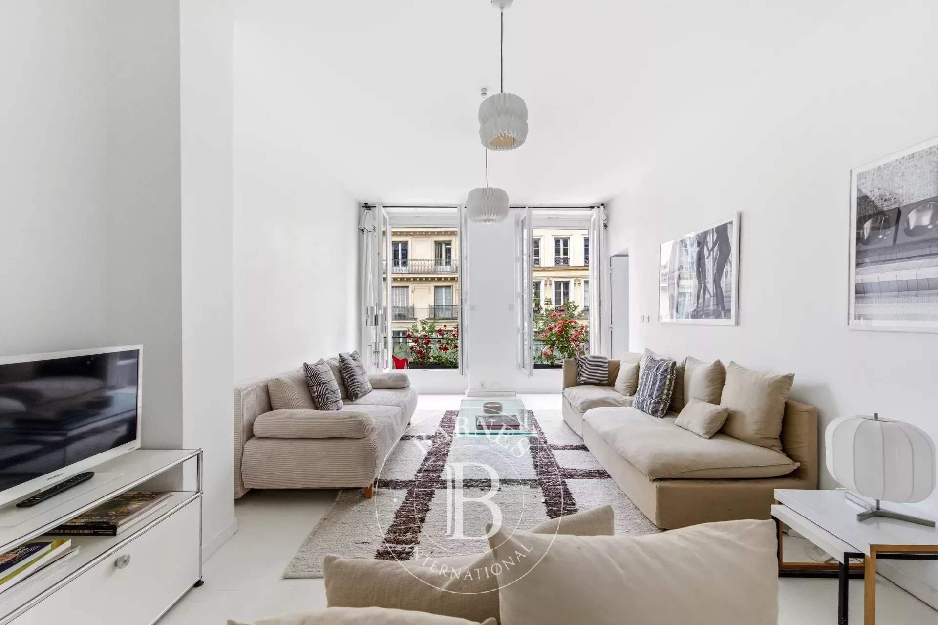 Paris  - Appartement 6 Pi&egrave;ces 3 Chambres - picture 1