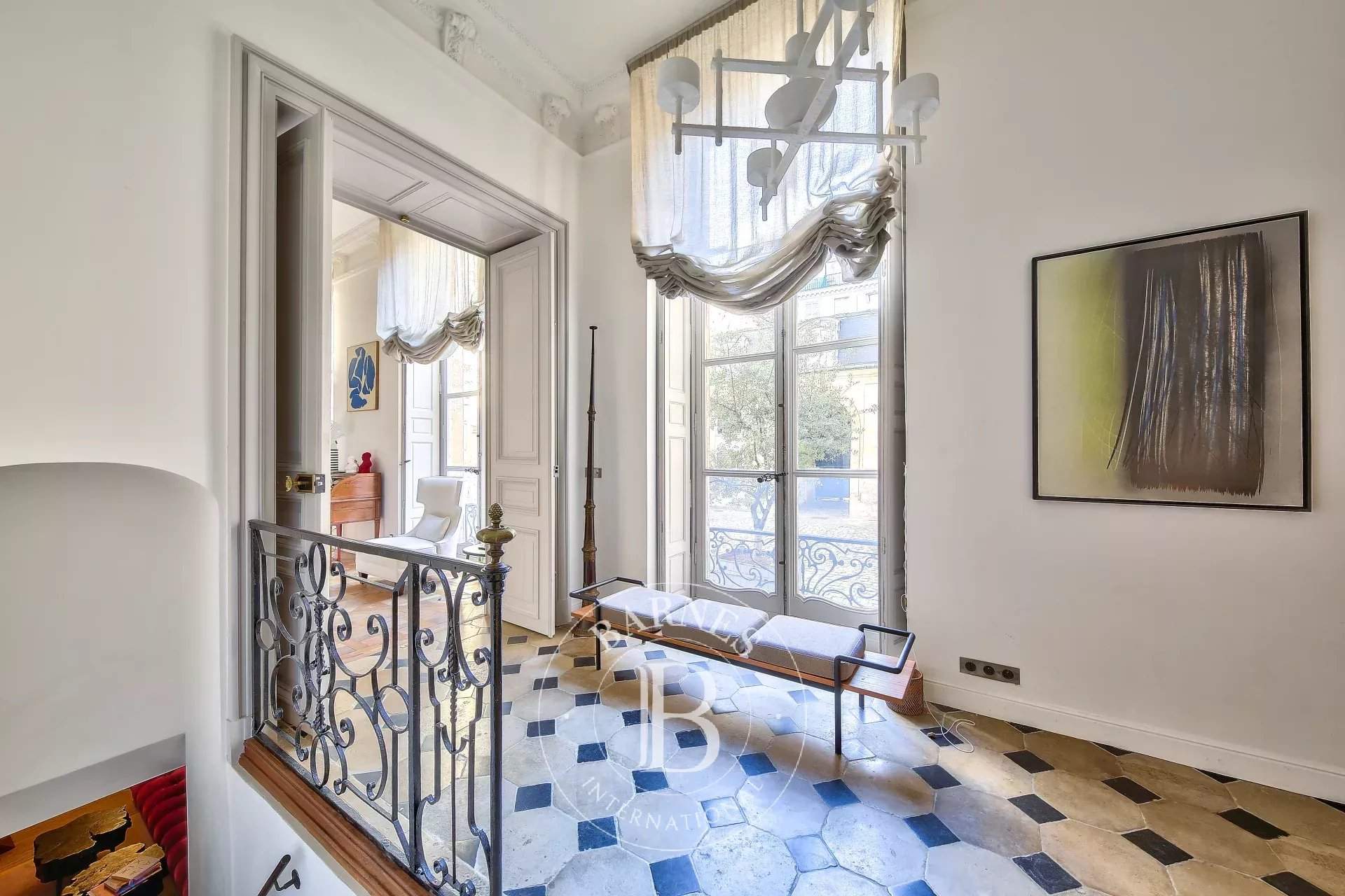 Paris  - Hôtel particulier 5 Pi&egrave;ces 2 Chambres - picture 19