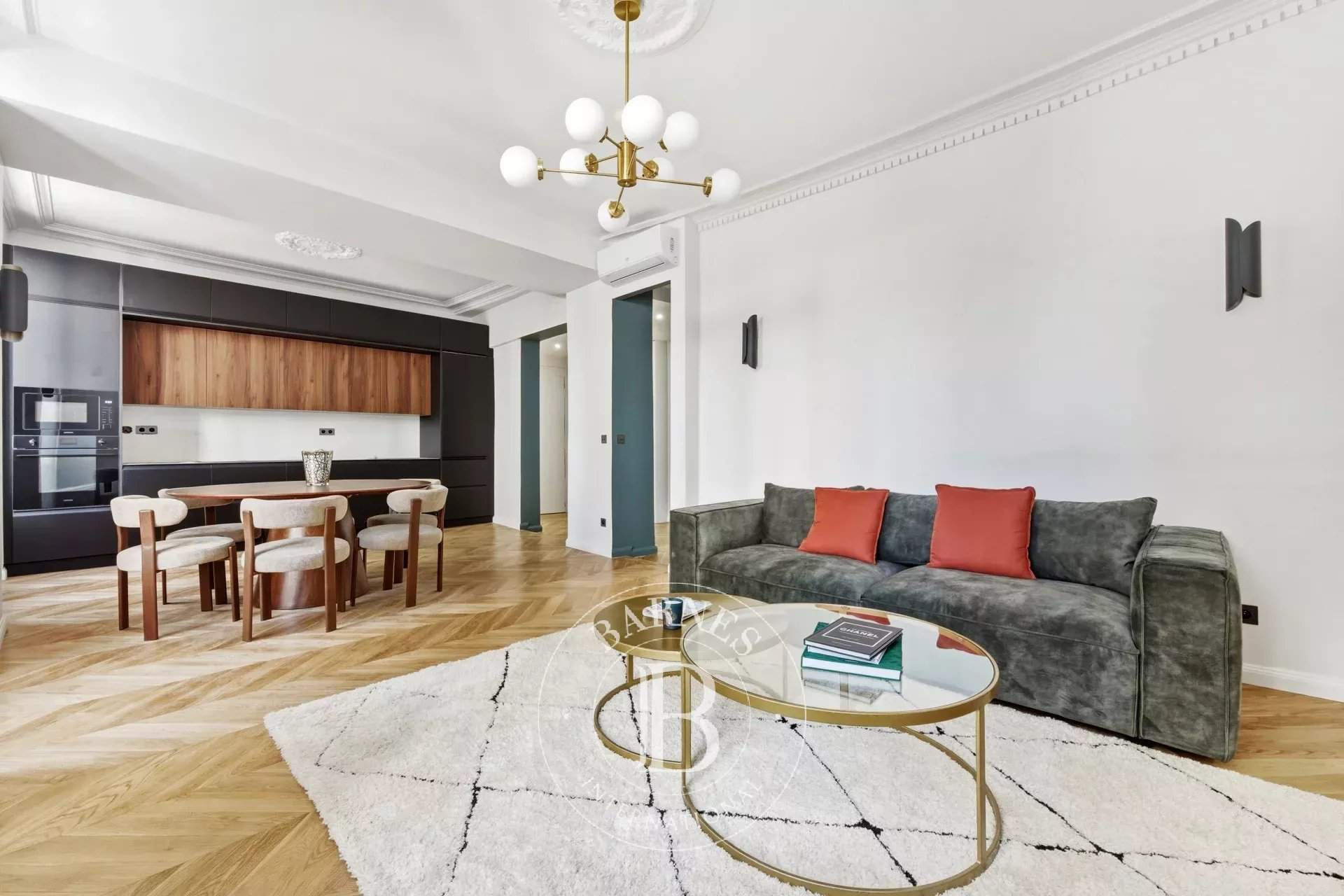 Paris  - Appartement 4 Pi&egrave;ces 2 Chambres - picture 2