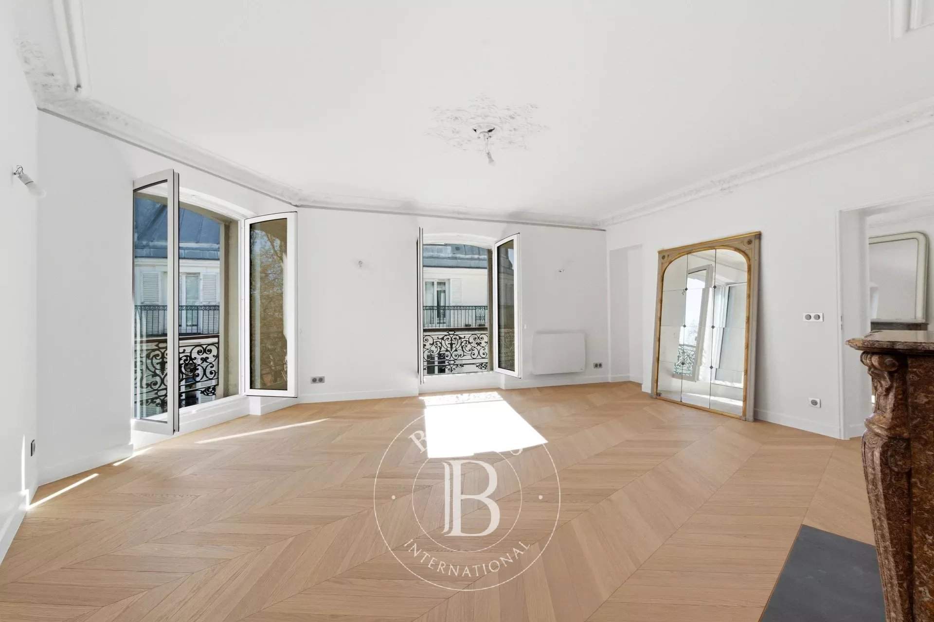 Paris  - Appartement 7 Pi&egrave;ces 4 Chambres - picture 5