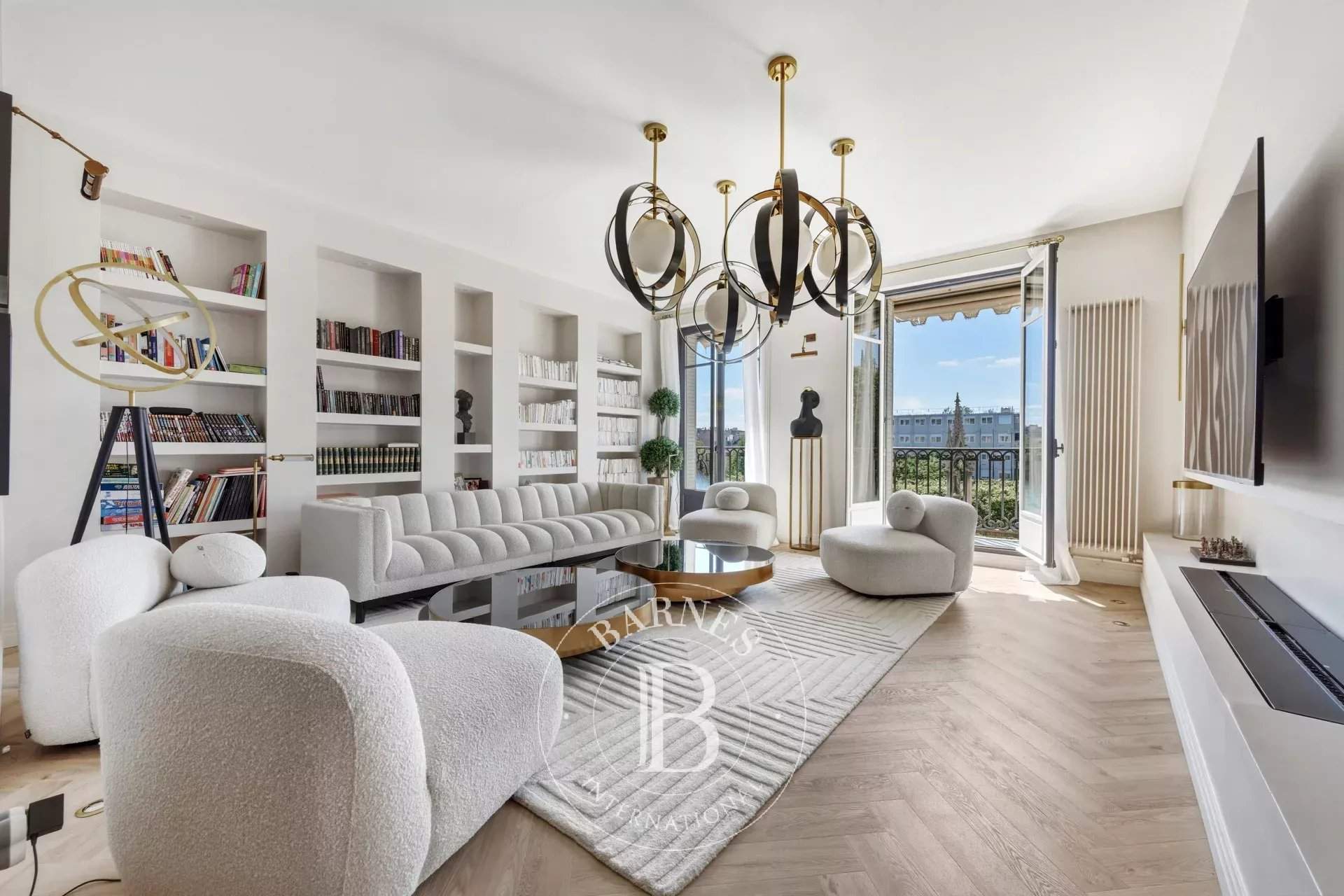 Paris  - Appartement 4 Pi&egrave;ces 3 Chambres - picture 1