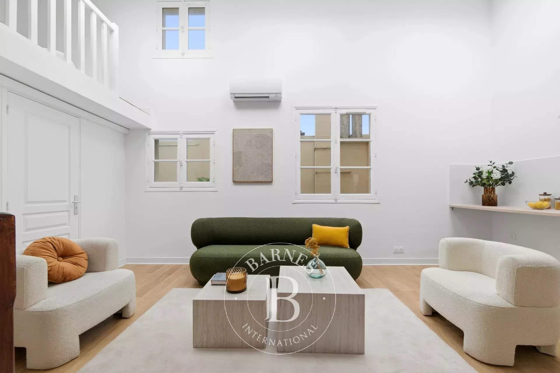 Paris  - Appartement 3 Pi&egrave;ces 2 Chambres - picture 2