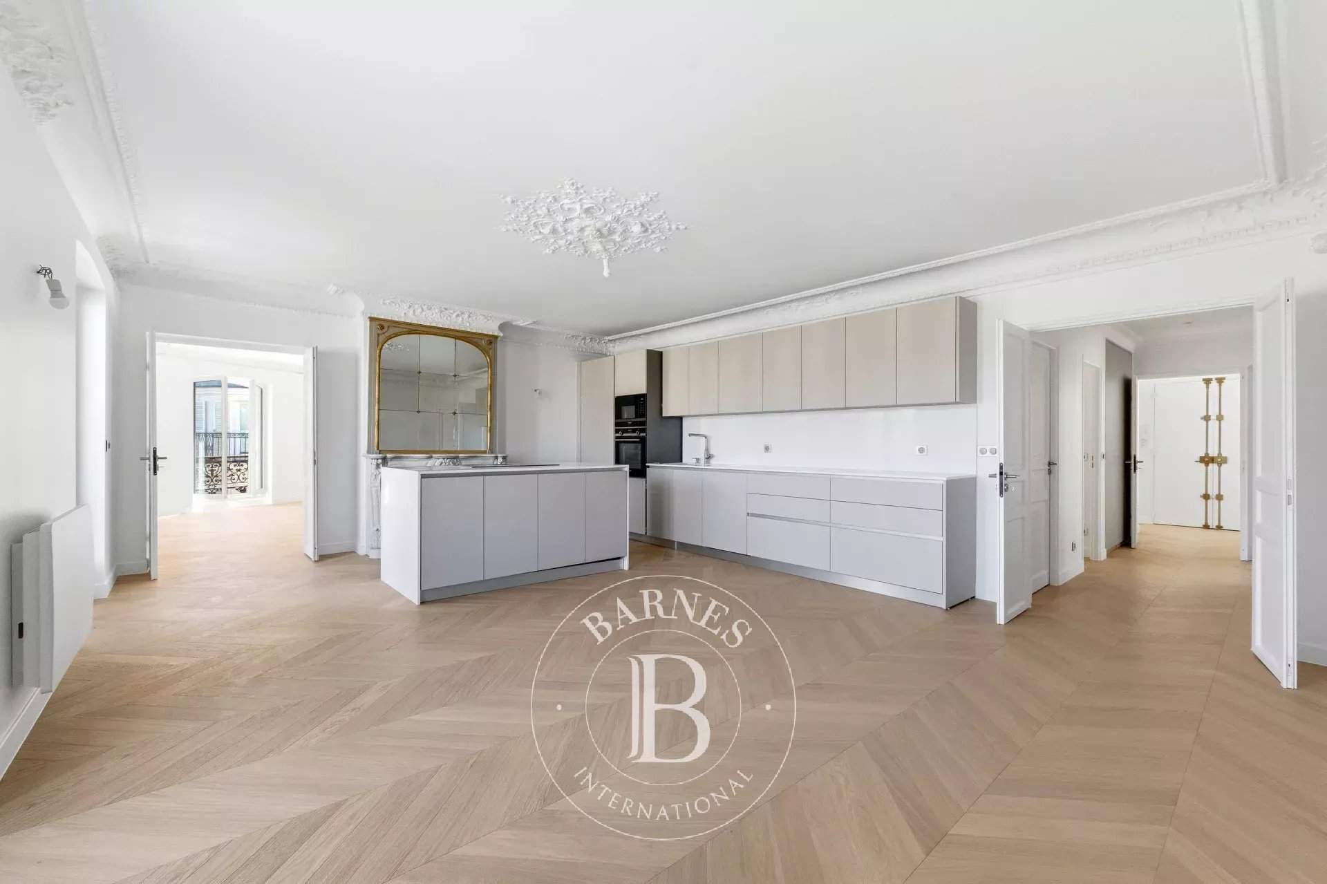 Paris  - Appartement 7 Pi&egrave;ces 4 Chambres - picture 2