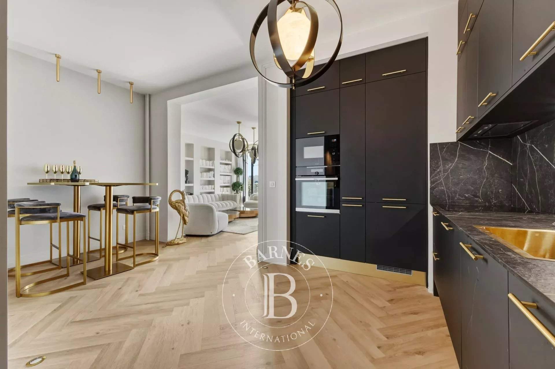 Paris  - Appartement 4 Pi&egrave;ces 3 Chambres - picture 8