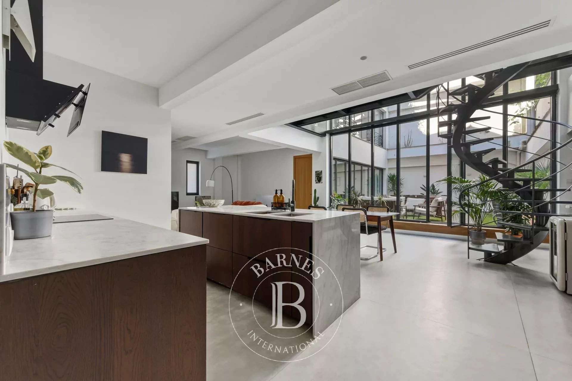 Paris  - Appartement 6 Pi&egrave;ces 3 Chambres - picture 5