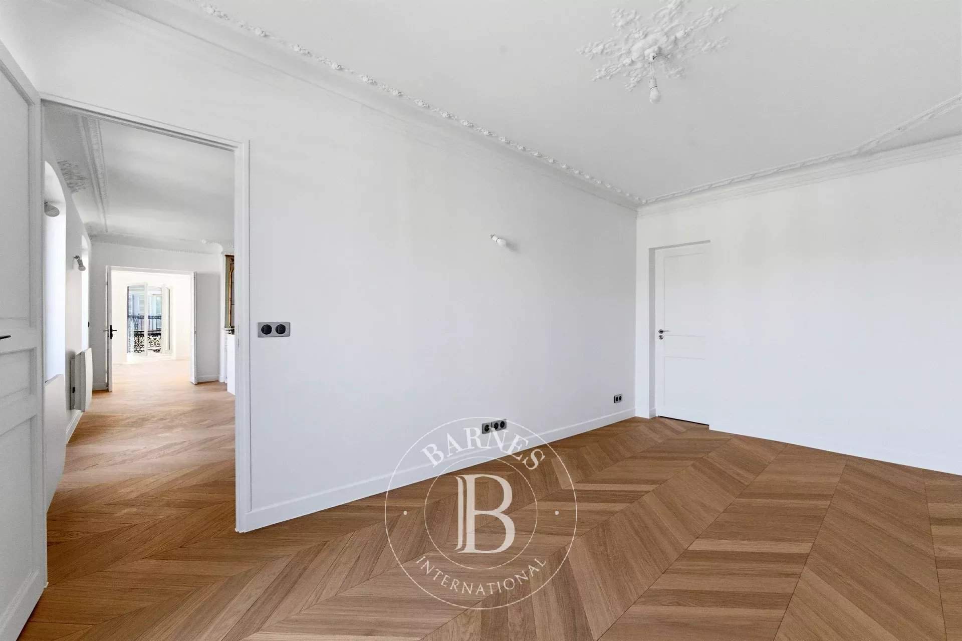 Paris  - Appartement 7 Pi&egrave;ces 4 Chambres - picture 13