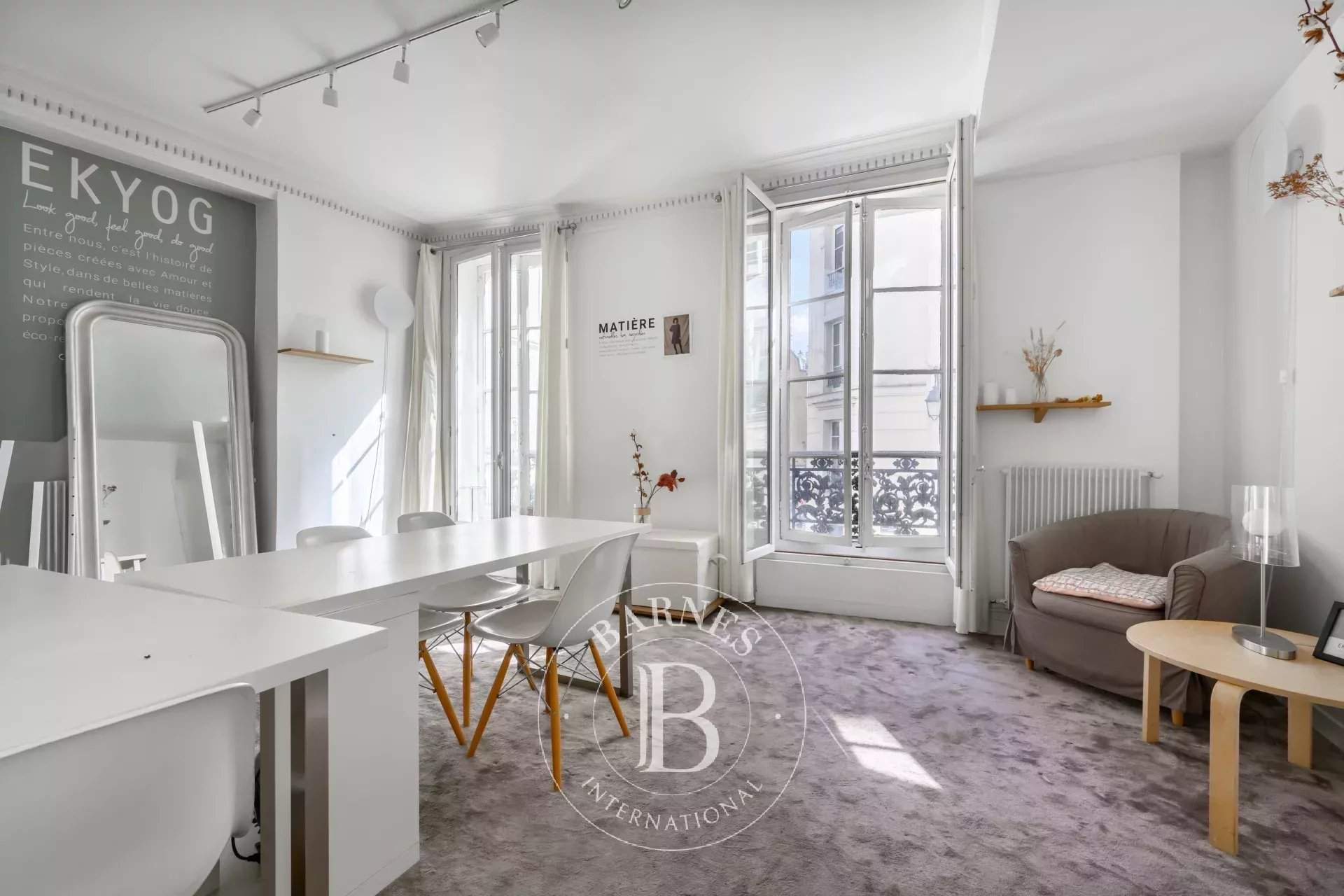 Paris  - Appartement 4 Pièces 2 Chambres - picture 1