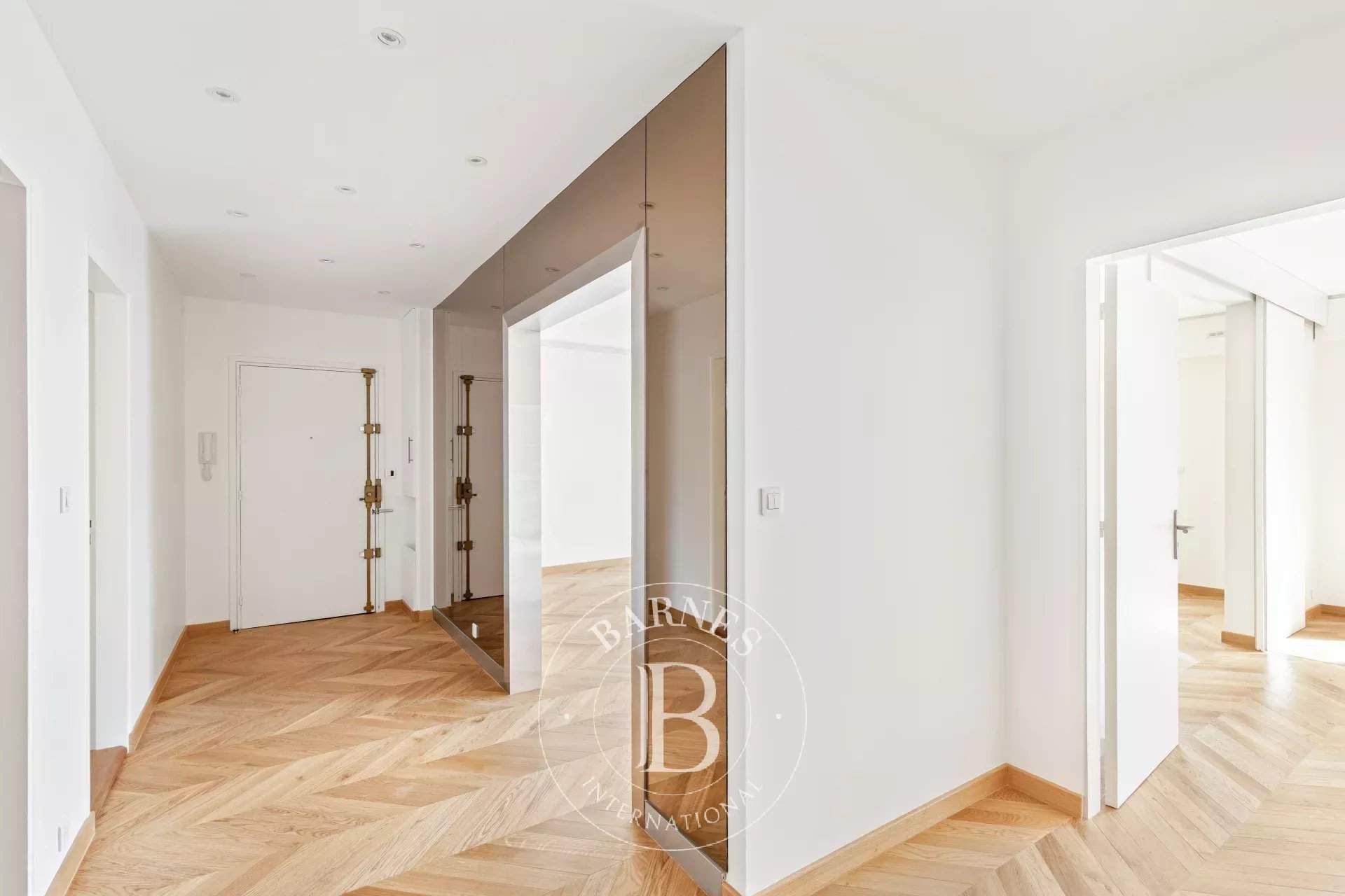 Paris  - Appartement 5 Pi&egrave;ces 3 Chambres - picture 6