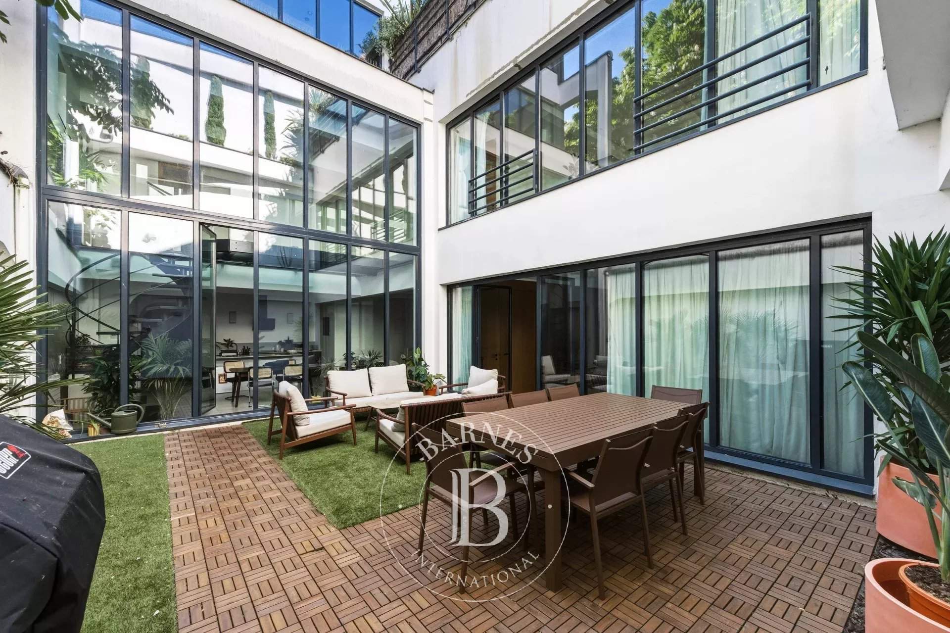 Paris  - Appartement 6 Pi&egrave;ces 3 Chambres - picture 1