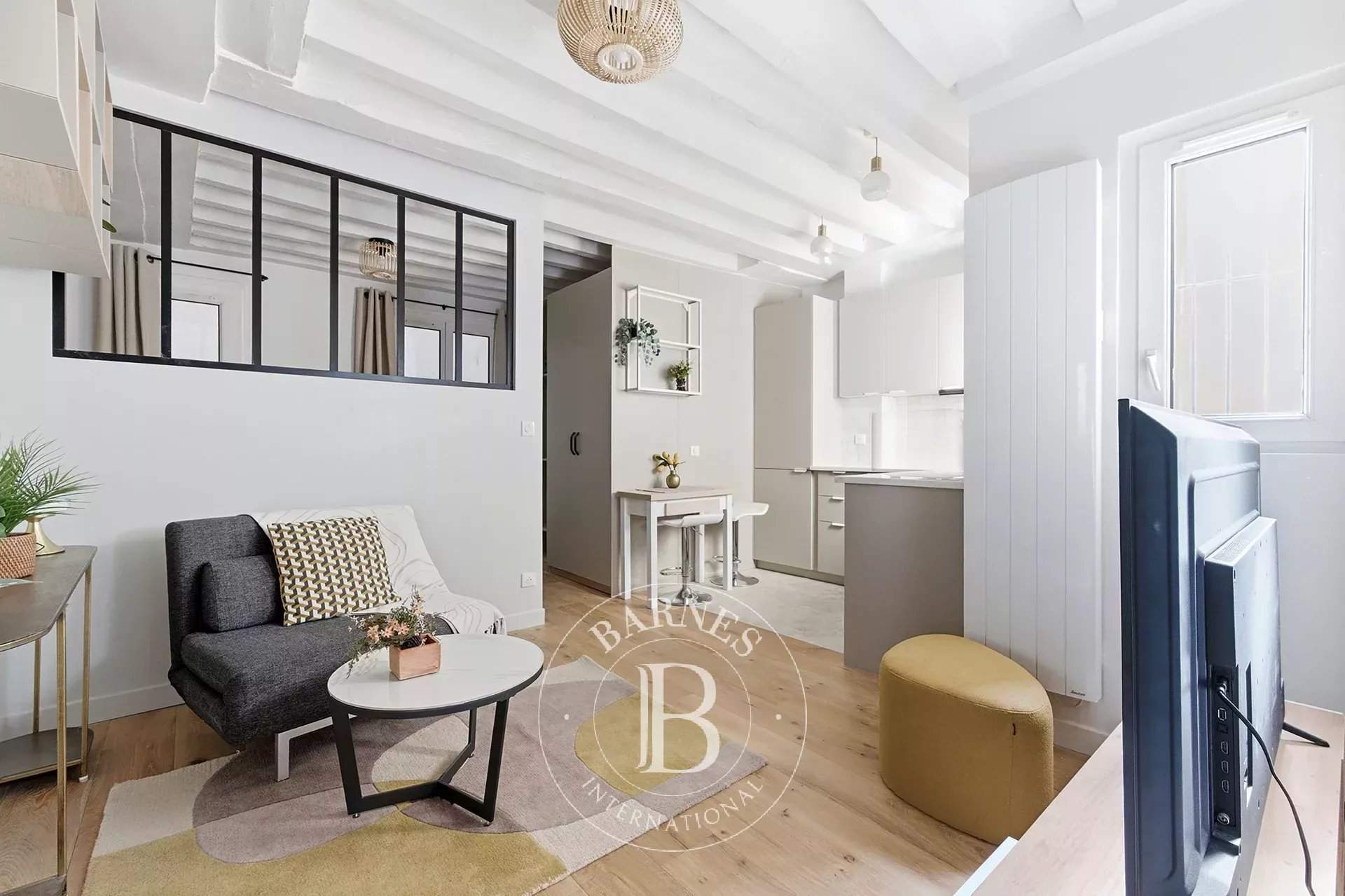 Paris  - Appartement 2 Pi&egrave;ces, 1 Chambre - picture 1