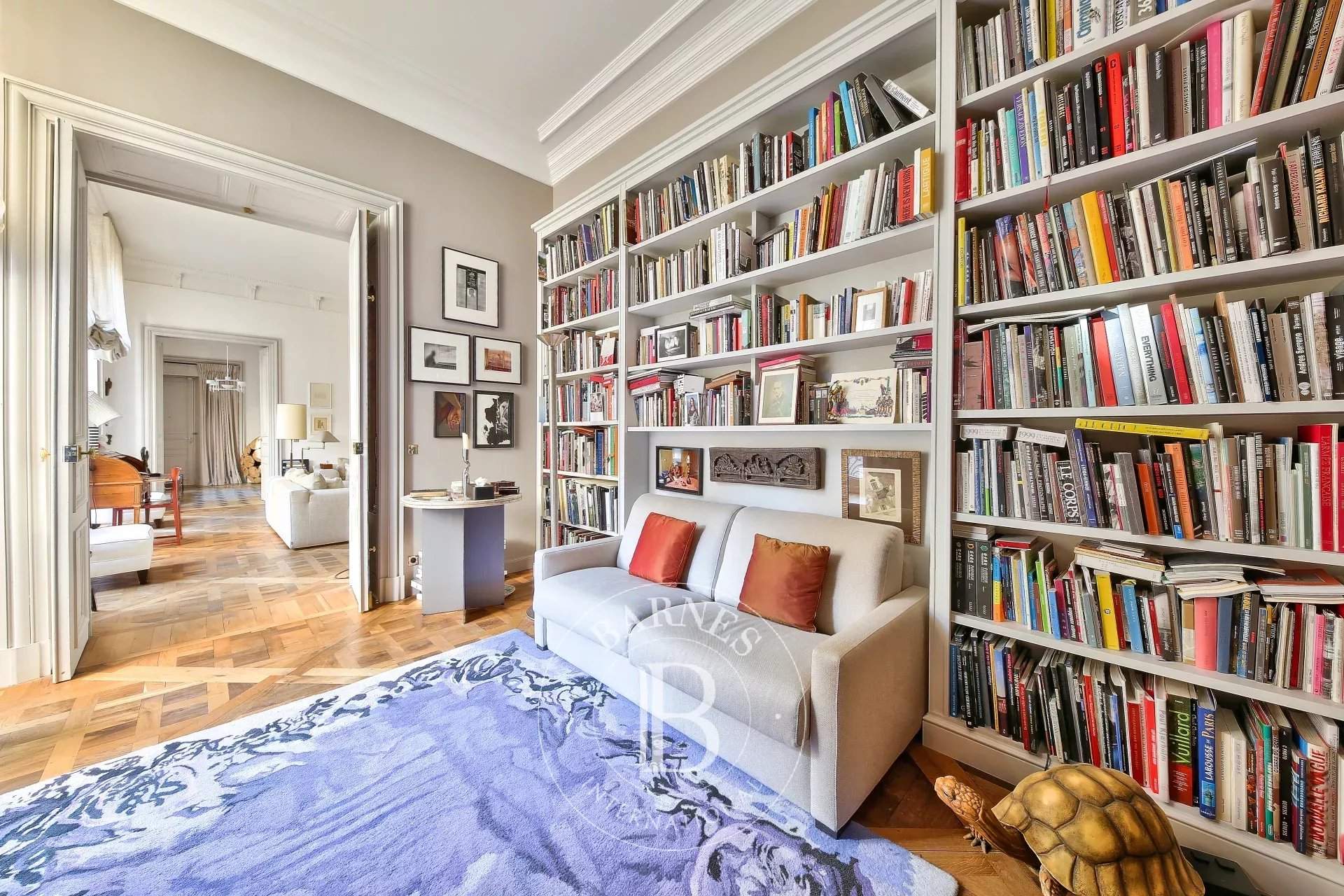 Paris  - Hôtel particulier 5 Pi&egrave;ces 2 Chambres - picture 11