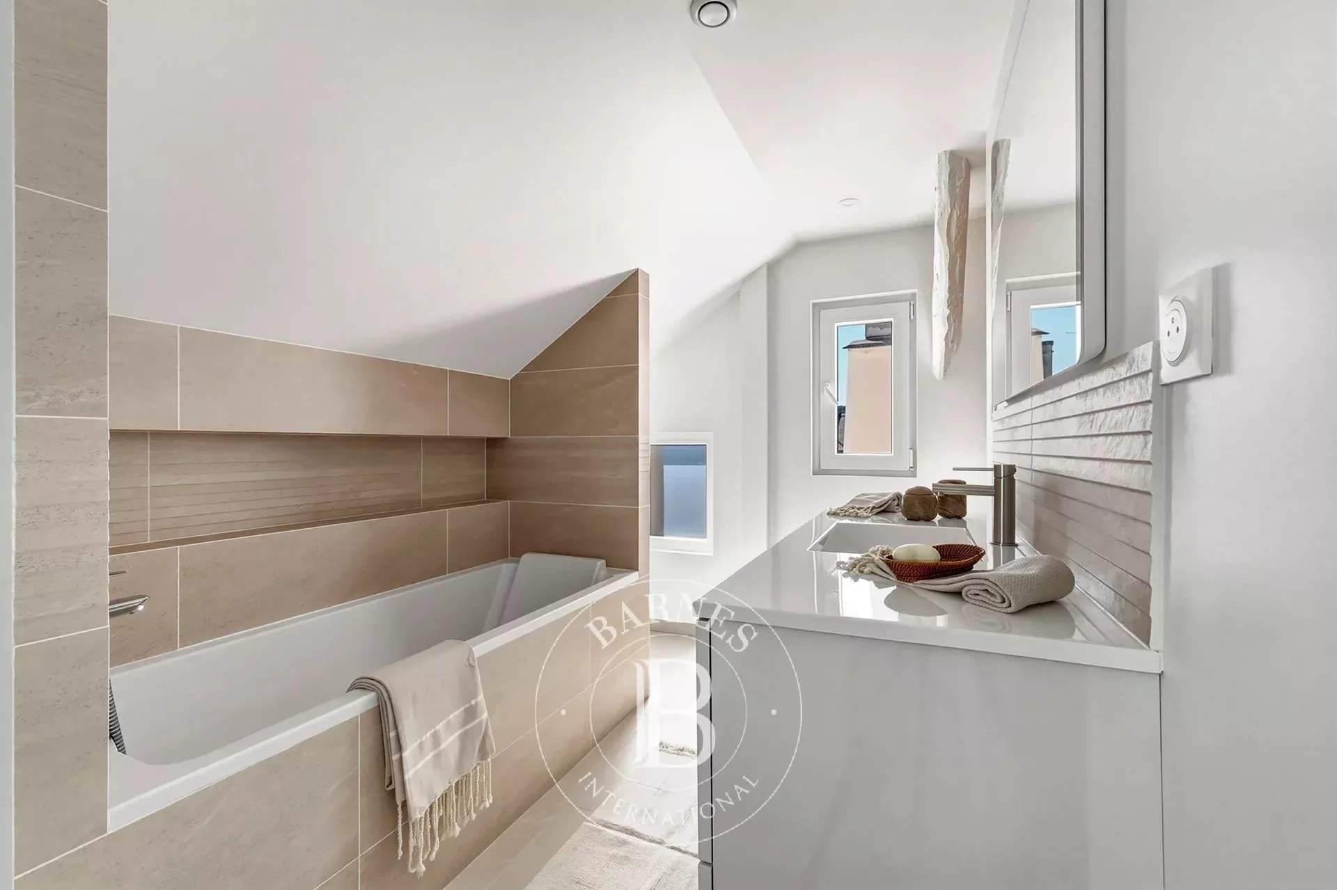 Paris  - Appartement 4 Pi&egrave;ces 2 Chambres - picture 15