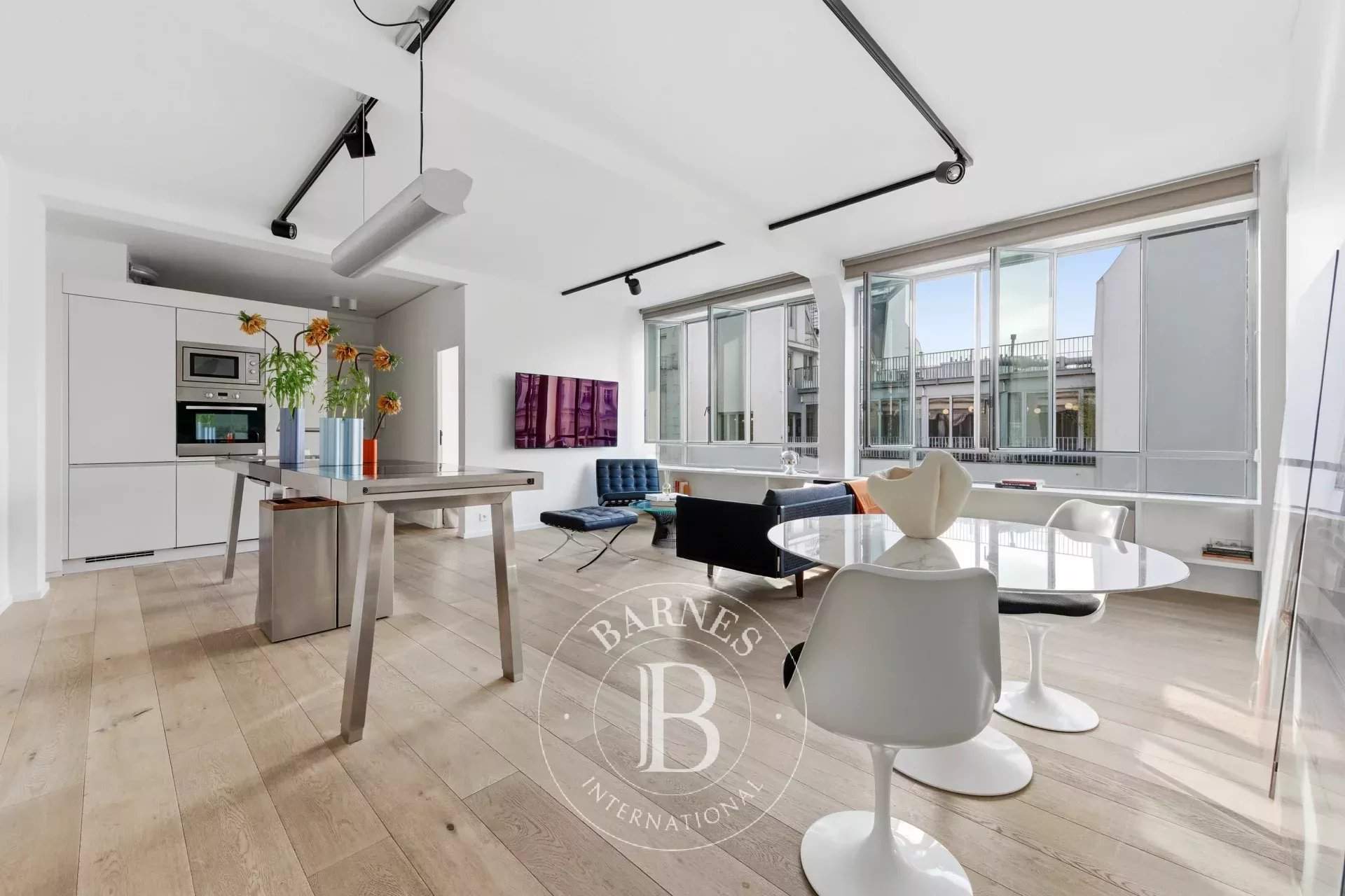 Paris  - Appartement 3 Pi&egrave;ces 2 Chambres - picture 2