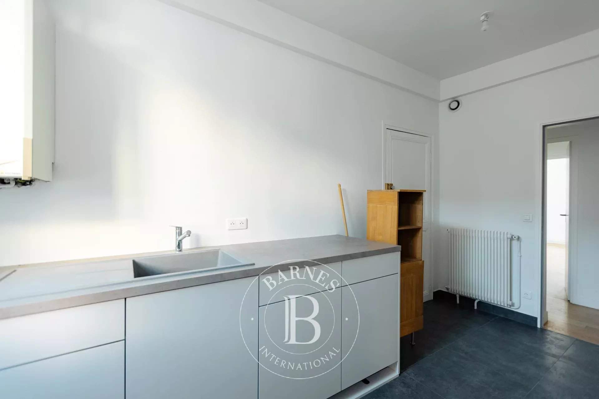 Paris  - Appartement 5 Pi&egrave;ces 3 Chambres - picture 8