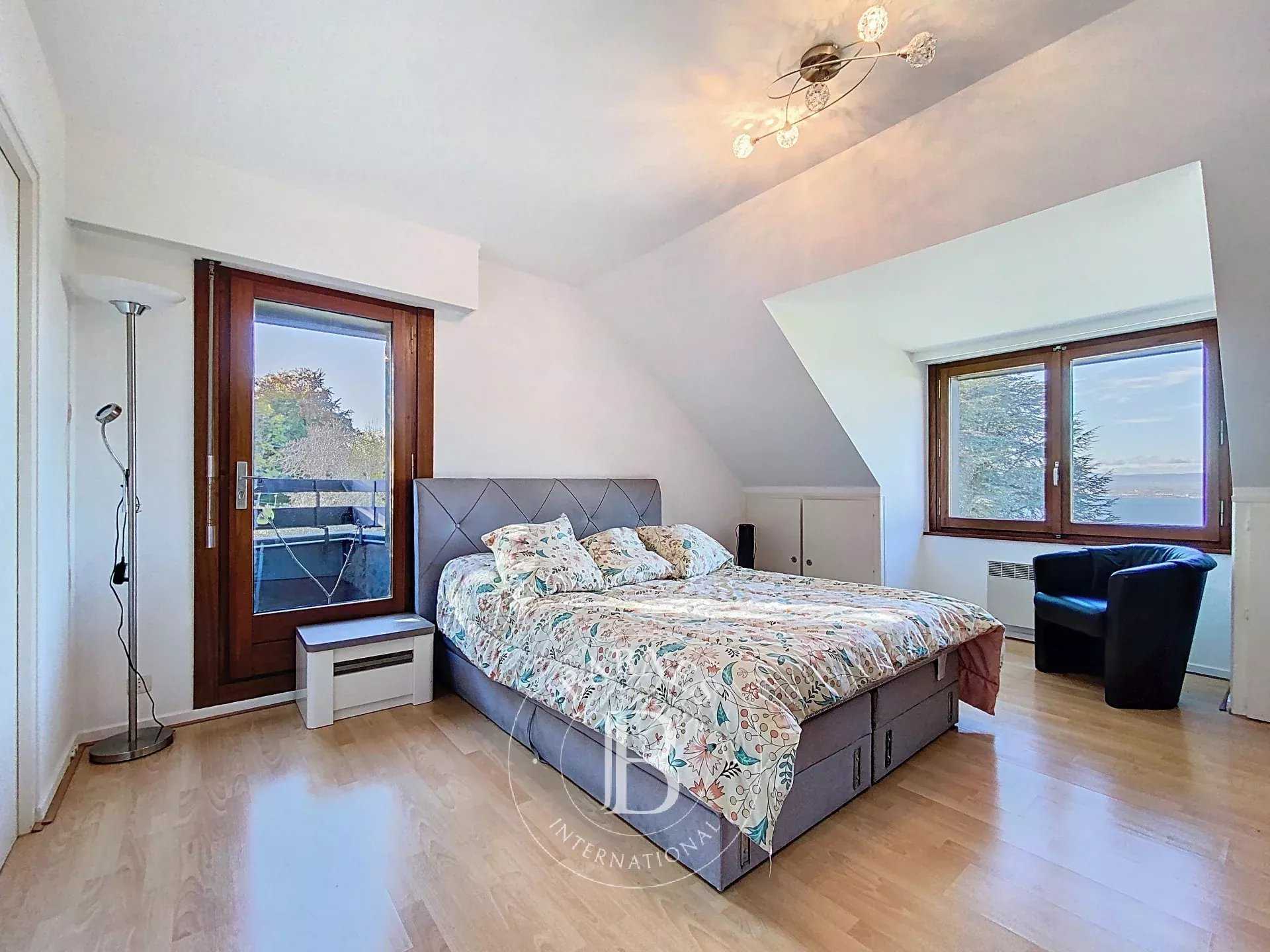 Publier  - Maison 6 Pi&egrave;ces 5 Chambres