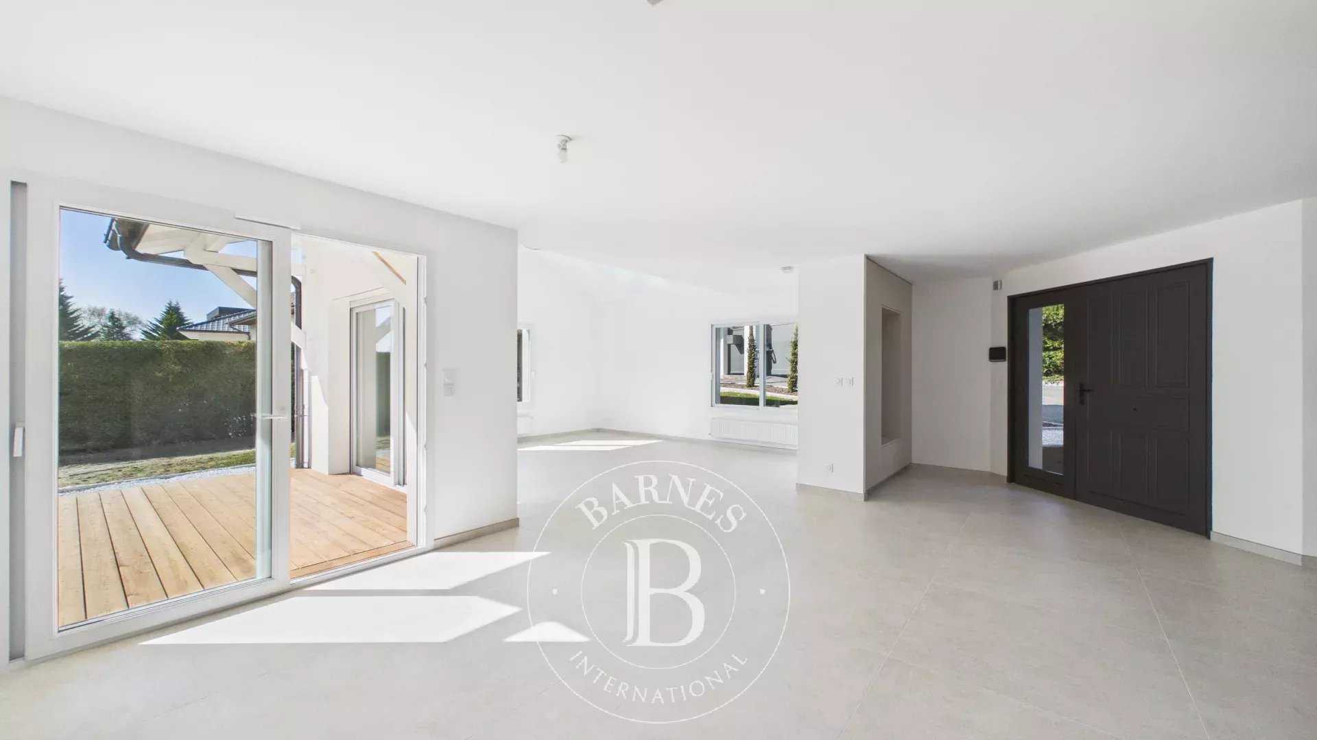 Veigy-Foncenex  - Maison 7 Pi&egrave;ces 5 Chambres