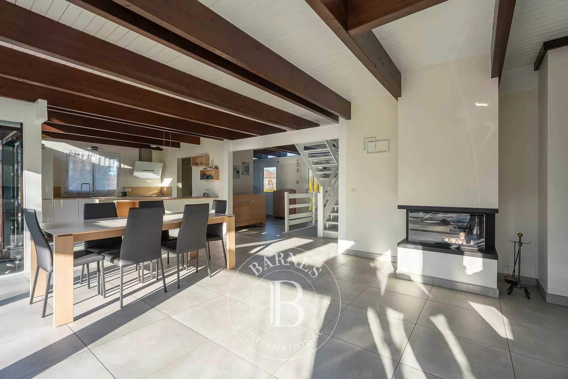 Margencel  - Maison 7 Pi&egrave;ces 5 Chambres