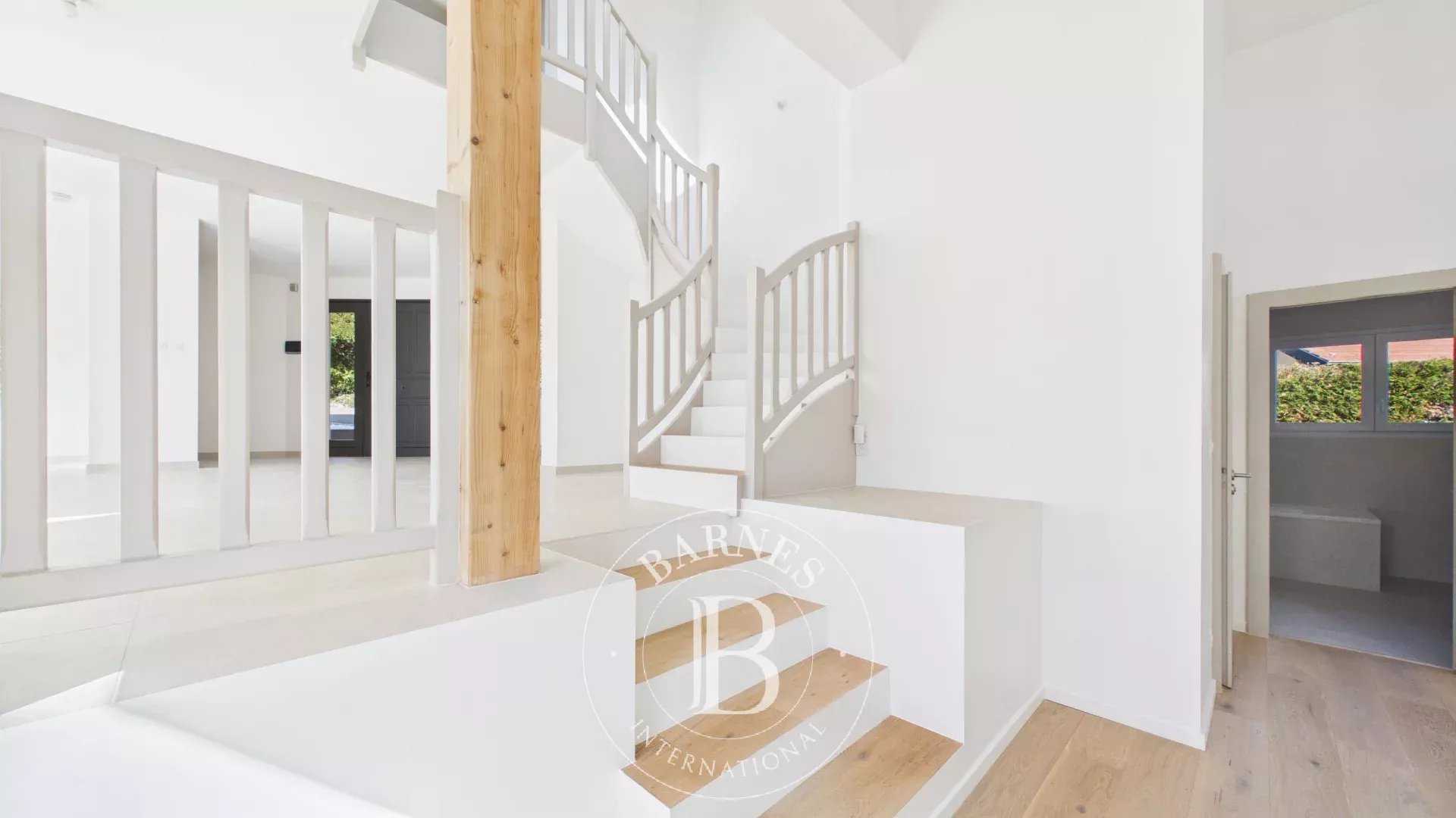 Veigy-Foncenex  - Maison 7 Pi&egrave;ces 5 Chambres