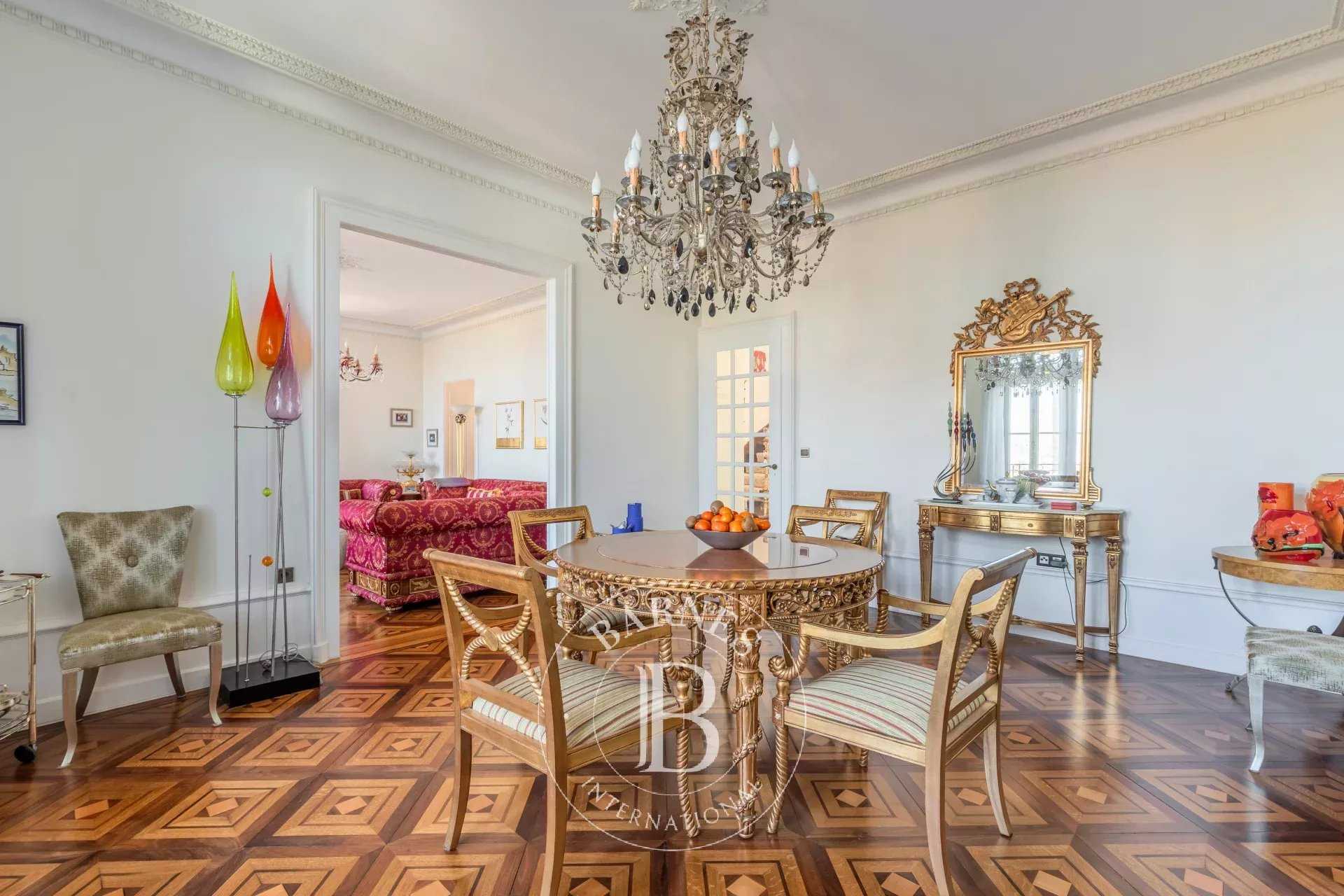 Évian-les-Bains  - Maison 13 Pi&egrave;ces 8 Chambres