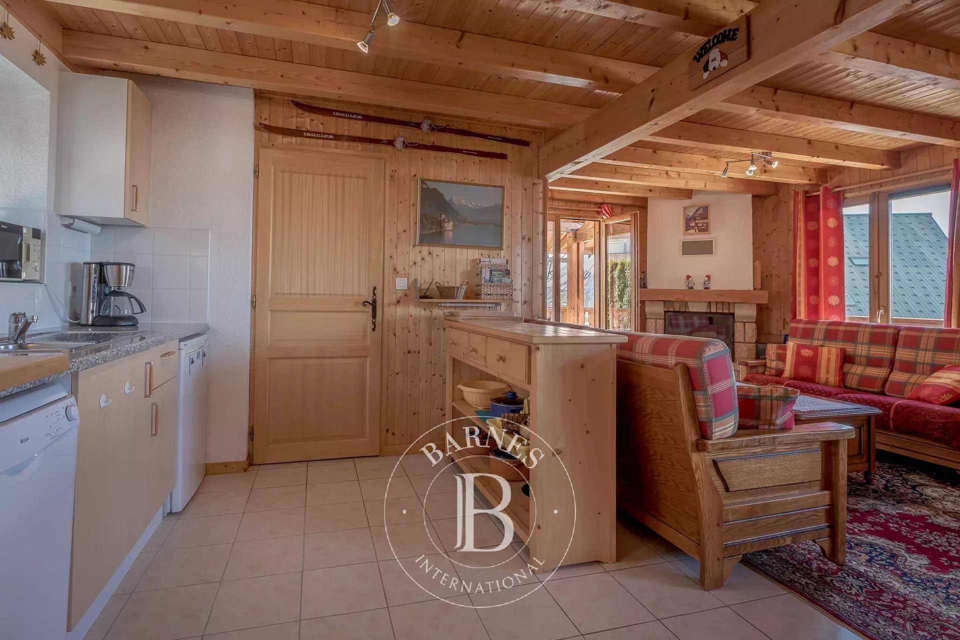 Thollon-les-Mémises  - Maison 8 Pi&egrave;ces 6 Chambres