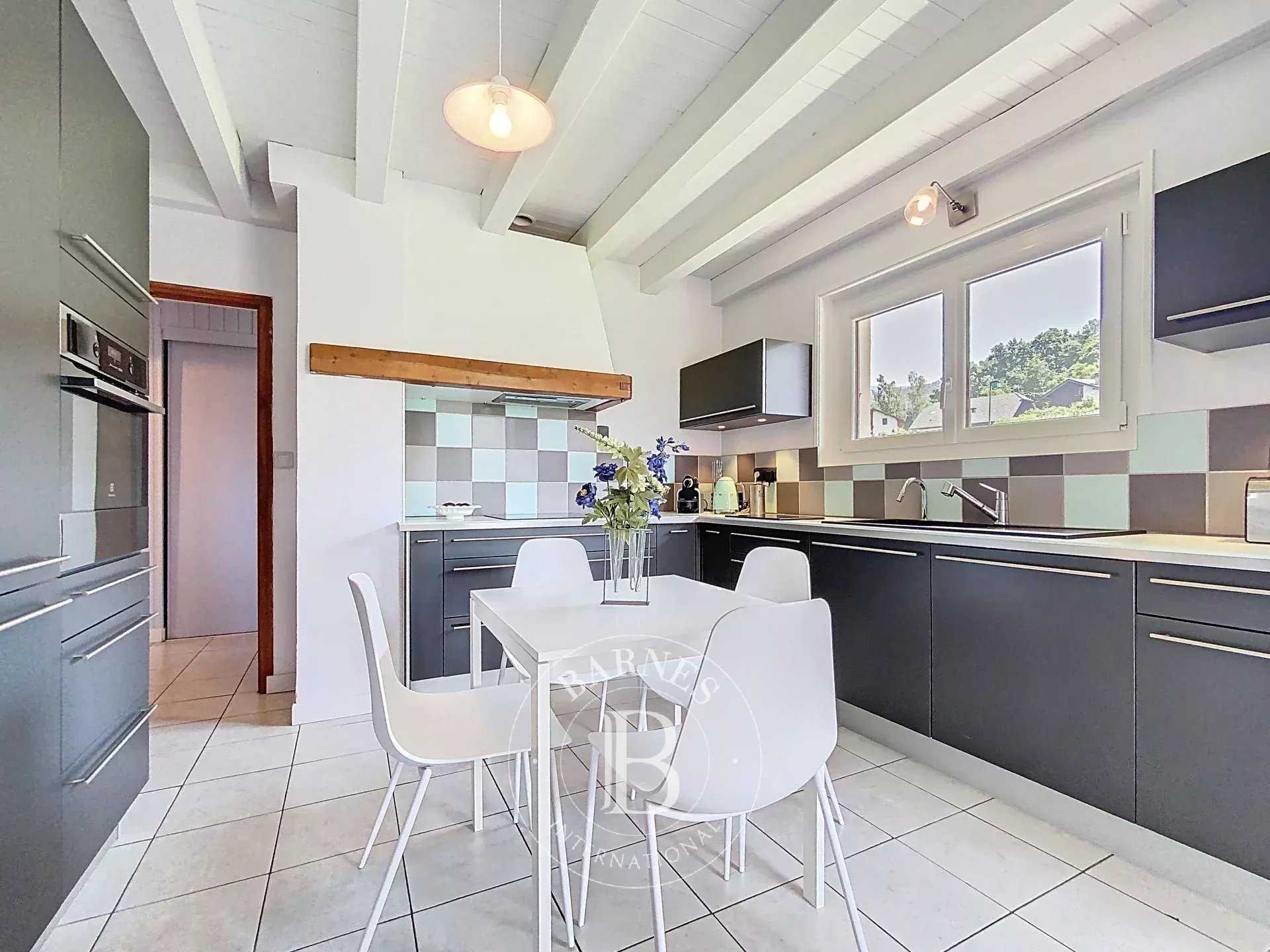 Neuvecelle  - House 5 Bedrooms