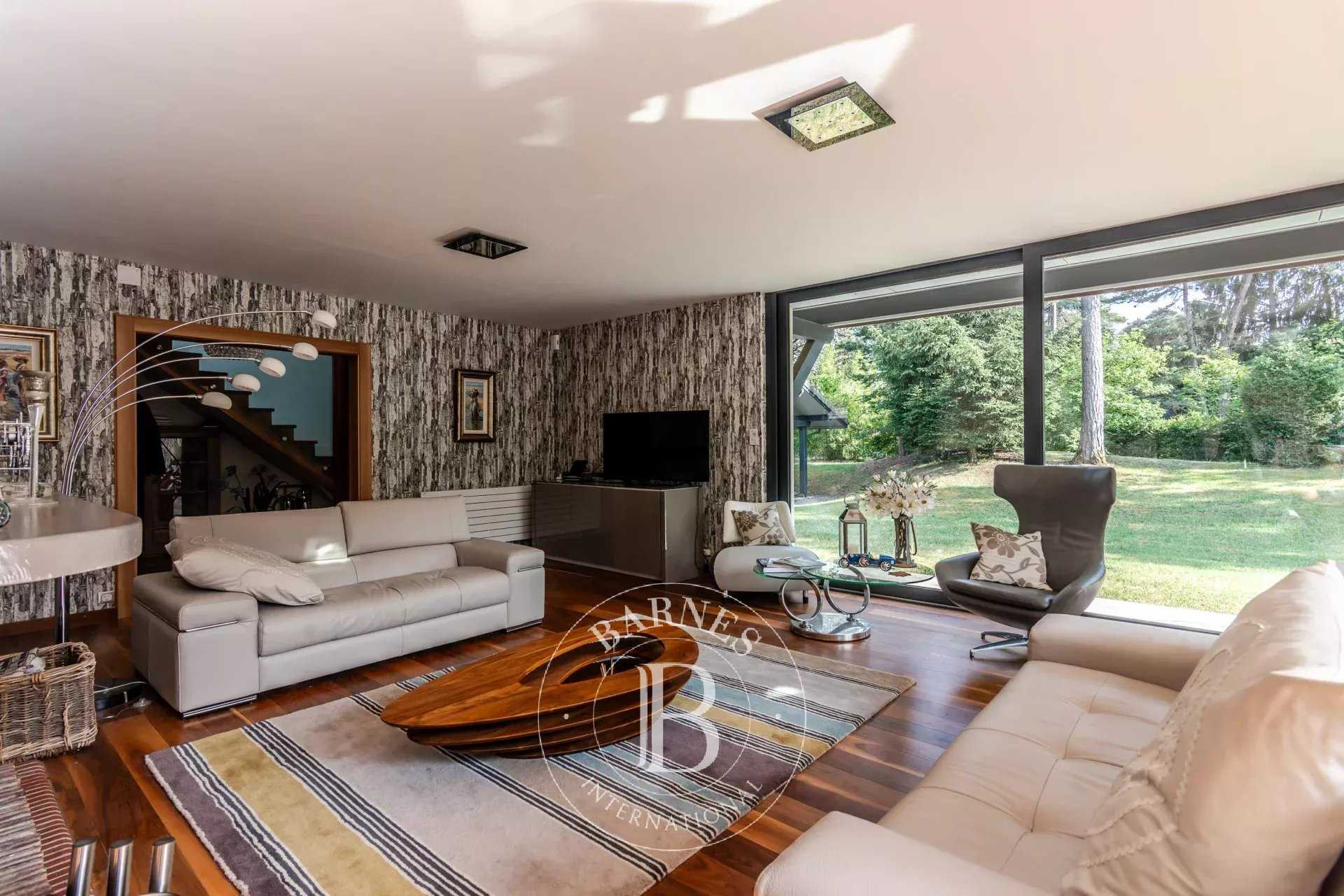 Sciez  - Maison 8 Pi&egrave;ces 4 Chambres