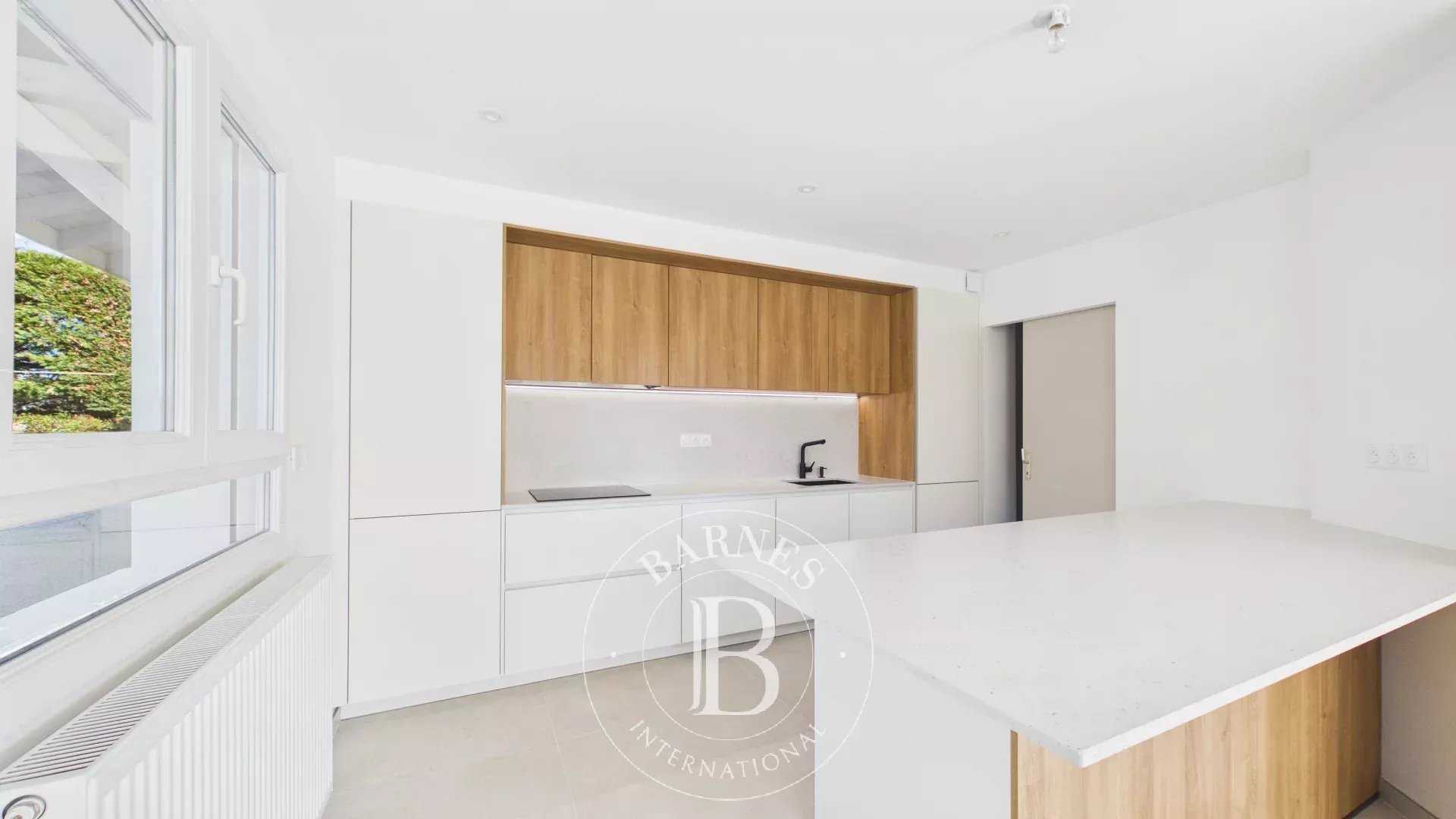 Veigy-Foncenex  - Maison 7 Pi&egrave;ces 5 Chambres