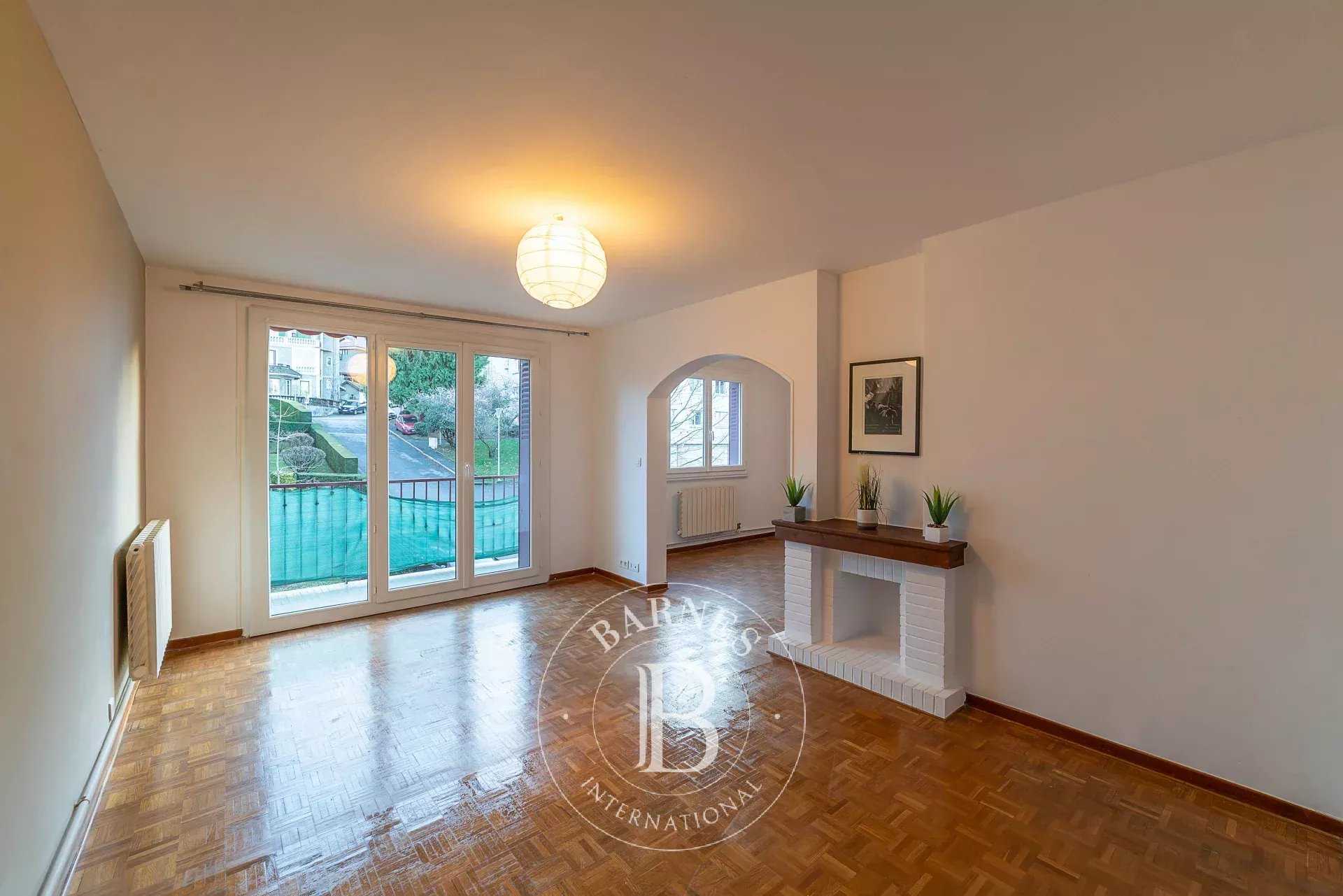 Appartement Évian-les-Bains  -  ref 85521808 (picture 1)