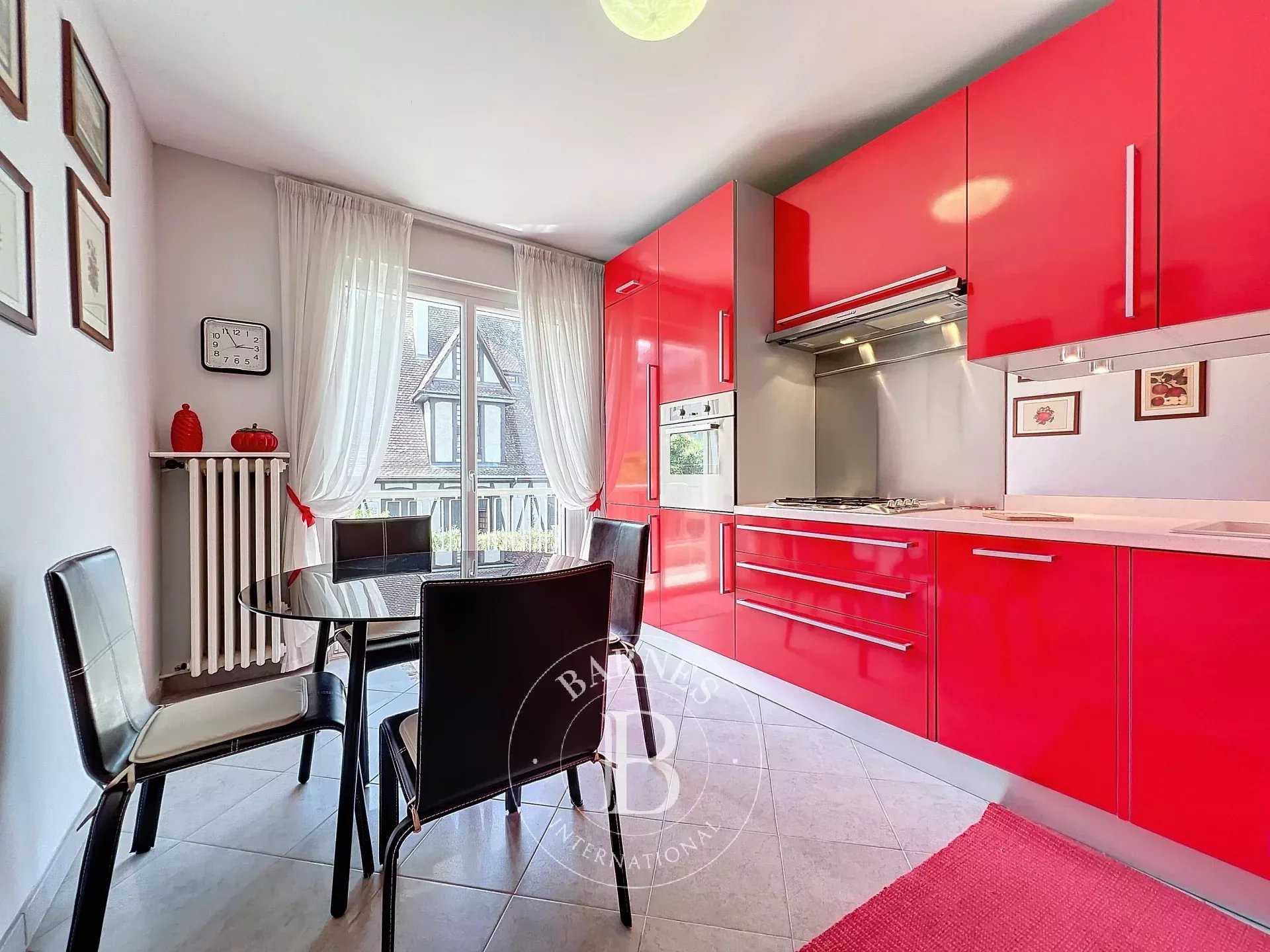 Appartement Évian-les-Bains  -  ref 84408912 (picture 1)