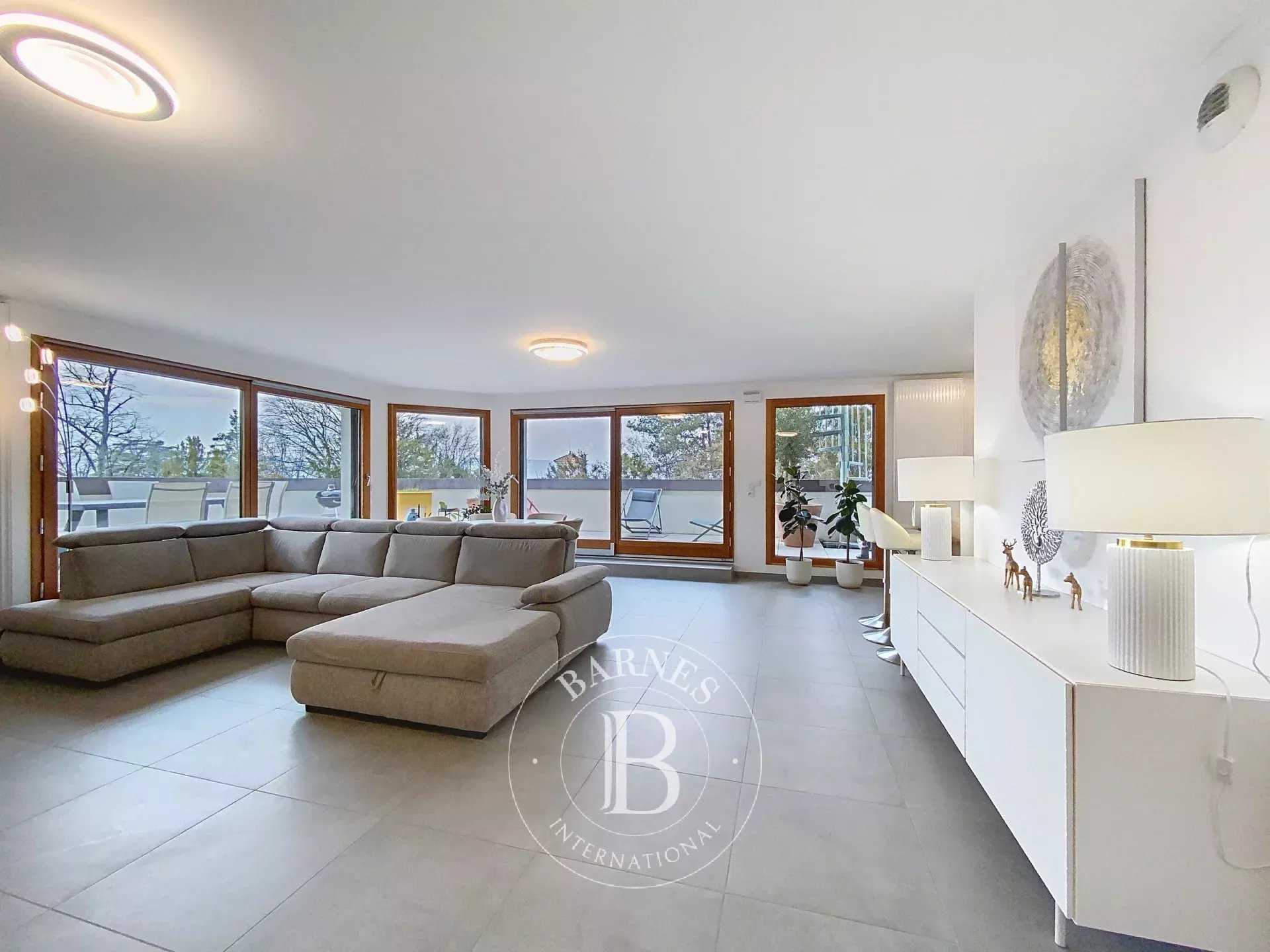 Appartement Évian-les-Bains  -  ref 86367589 (picture 2)