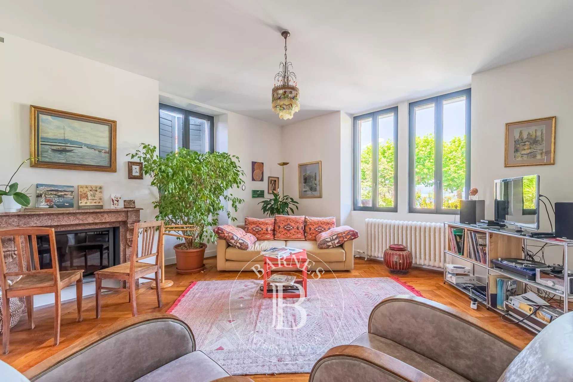 Thonon-les-Bains  - Maison d'hôtes 12 Pi&egrave;ces 8 Chambres