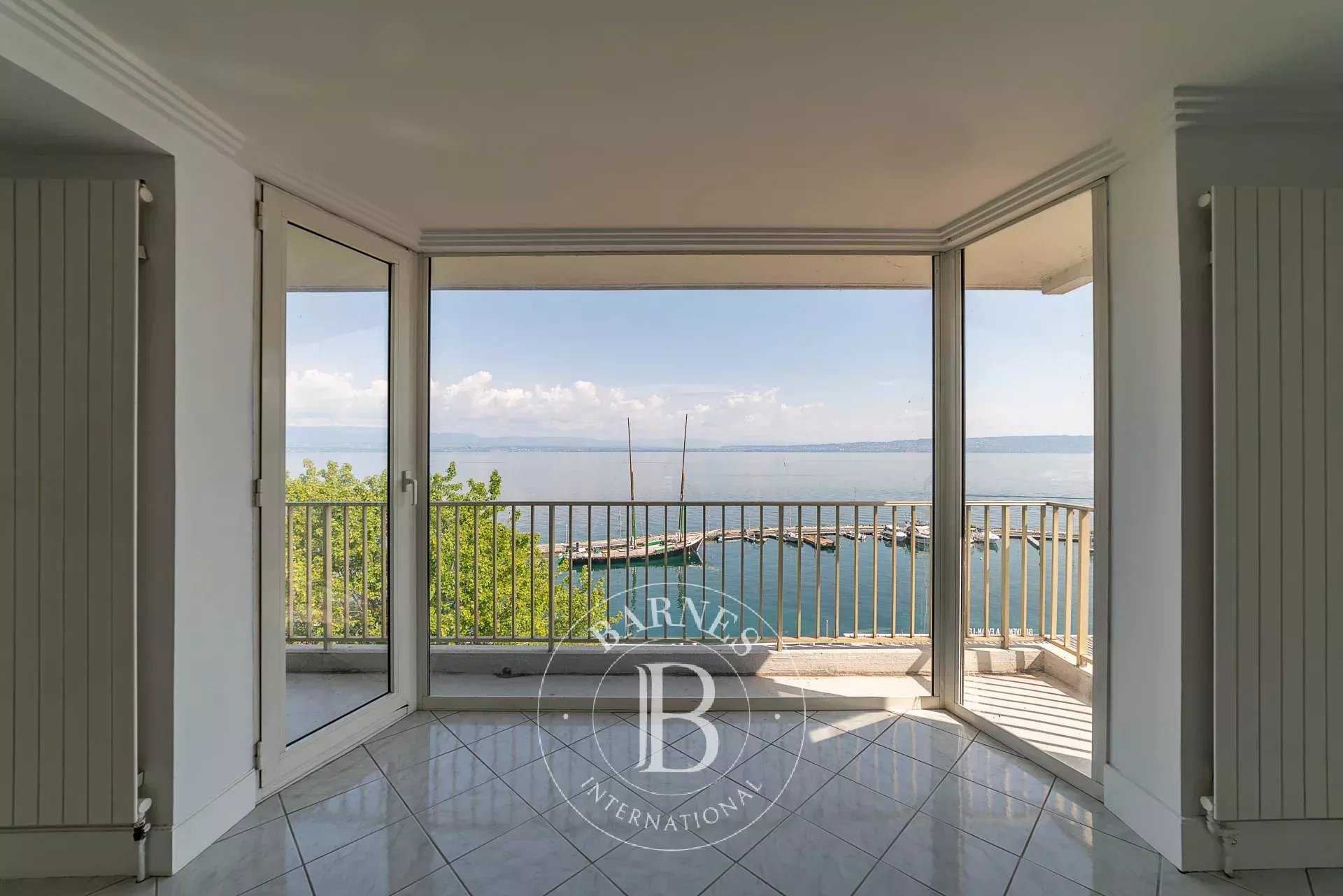 Appartement Évian-les-Bains  -  ref 8110476 (picture 1)