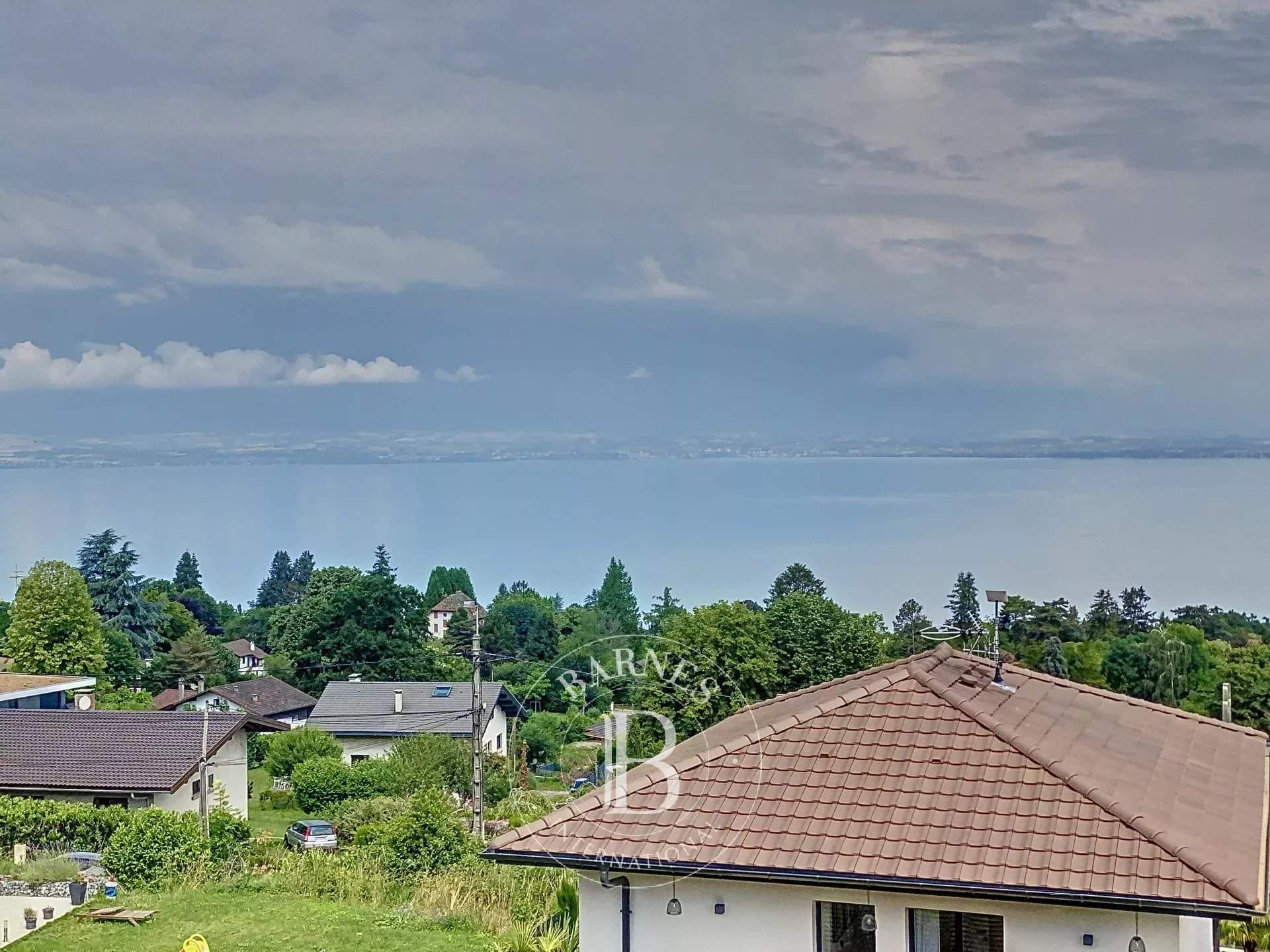 Évian-les-Bains  - Appartement 5 Pi&egrave;ces 4 Chambres - picture 12