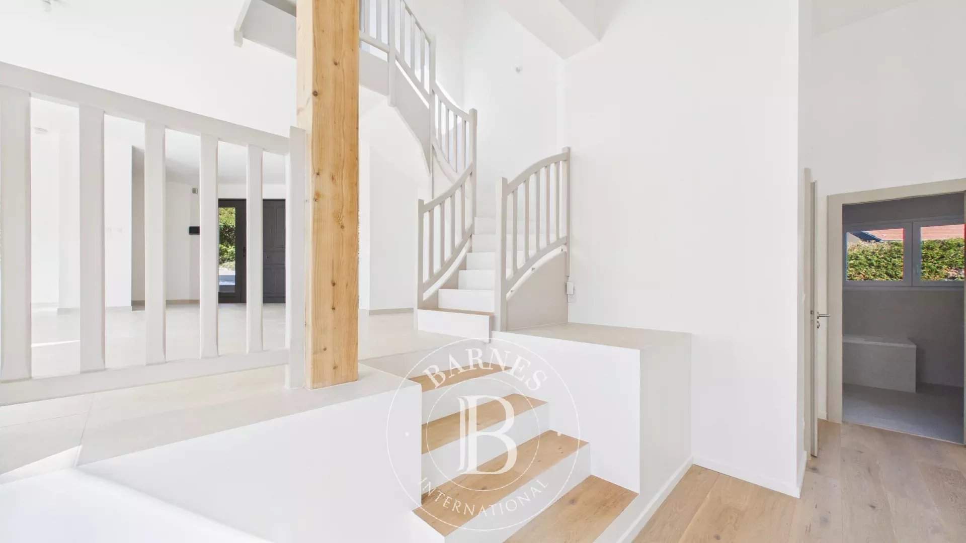 Veigy-Foncenex  - Maison 7 Pi&egrave;ces 5 Chambres - picture 6