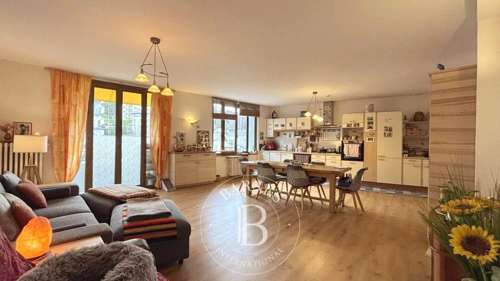 Évian-les-Bains  - Appartement 5 Pi&egrave;ces 4 Chambres - picture 2