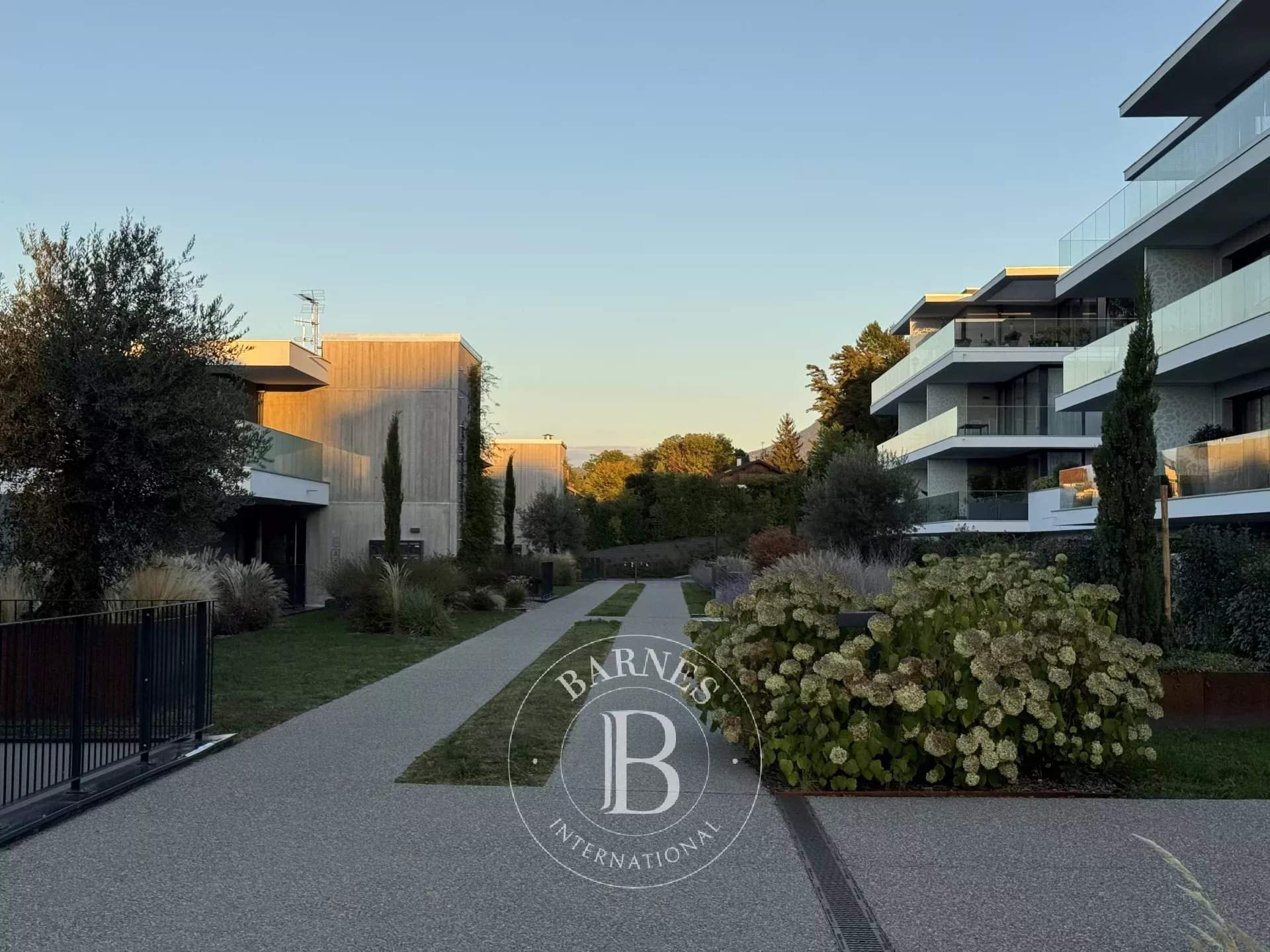 Évian-les-Bains  - Piso 5 Cuartos 3 Habitaciones - picture 1