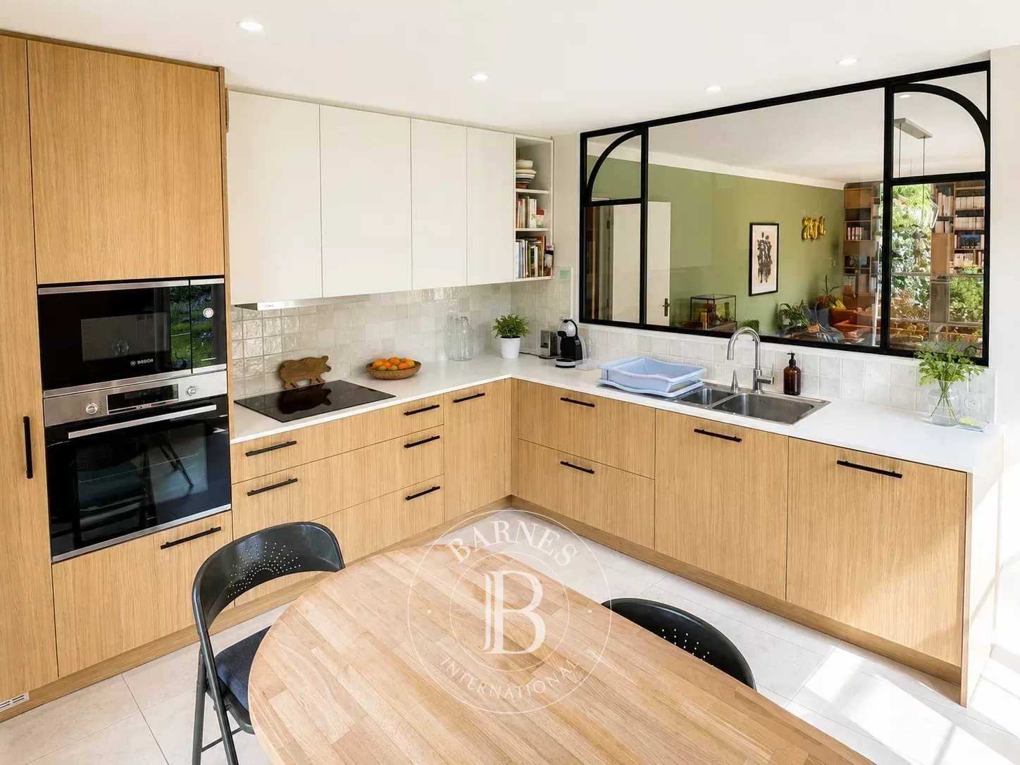 Hem  - House 4 Bedrooms