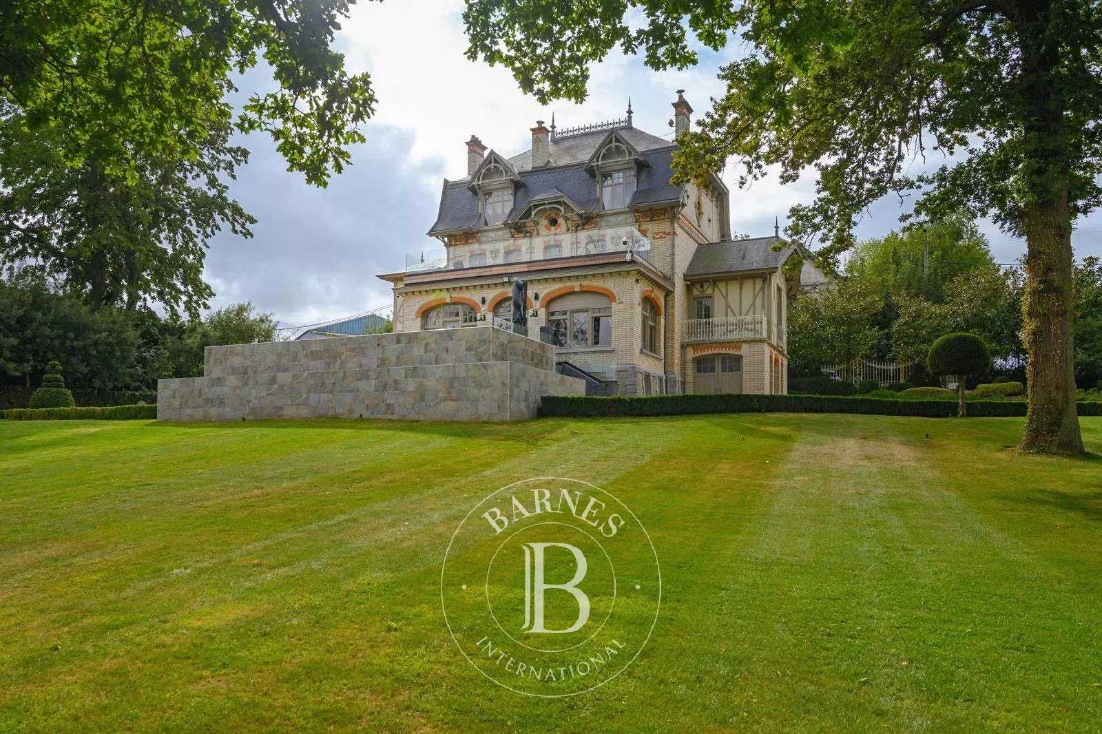 Mons-en-Pévèle  - Castle 4 Bedrooms