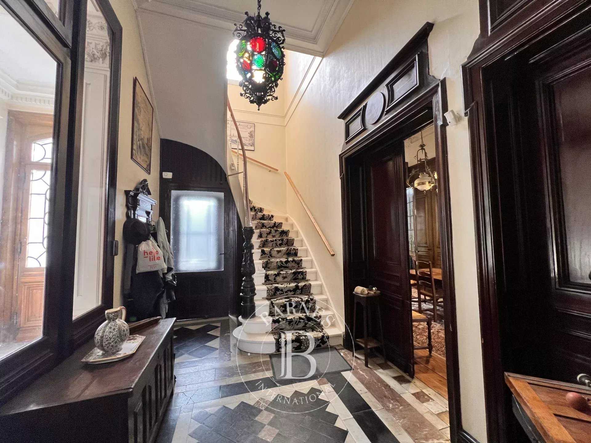 Lille  - Townhouse 8 Bedrooms