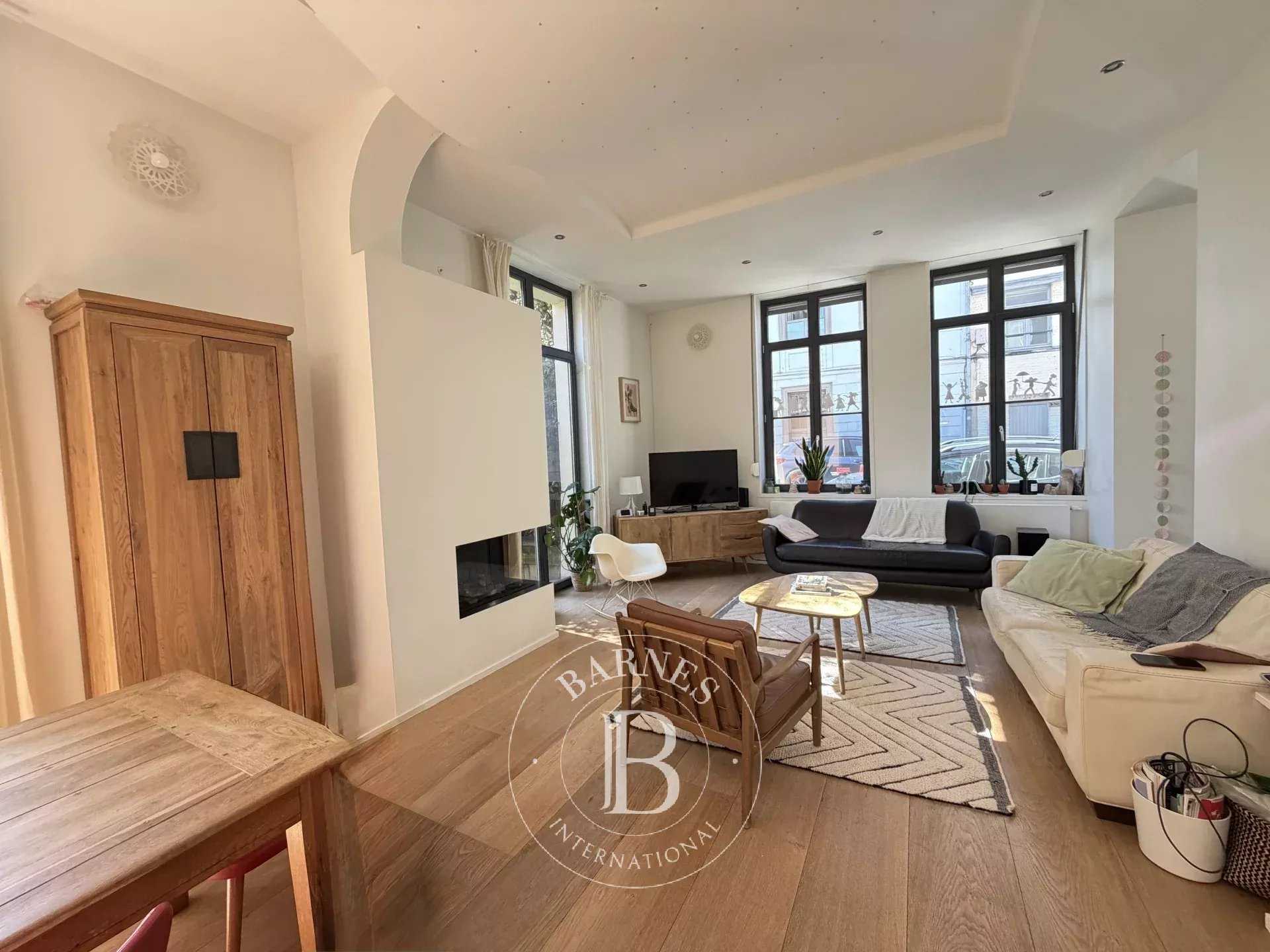 Lille  - Maison de ville 10 Pi&egrave;ces 5 Chambres