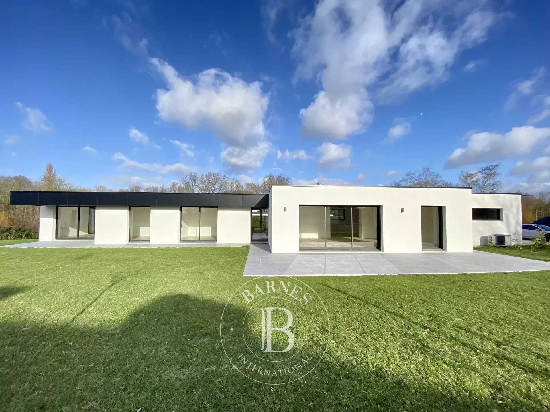 House Neuville-en-Ferrain