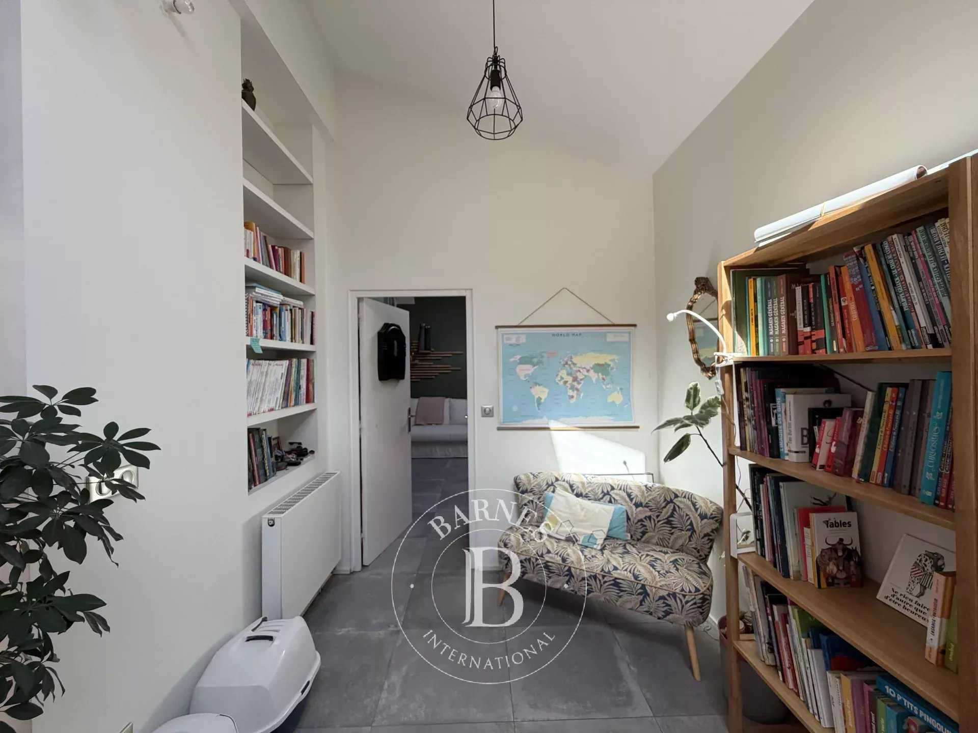 Lille  - Maison de ville 10 Pi&egrave;ces 5 Chambres