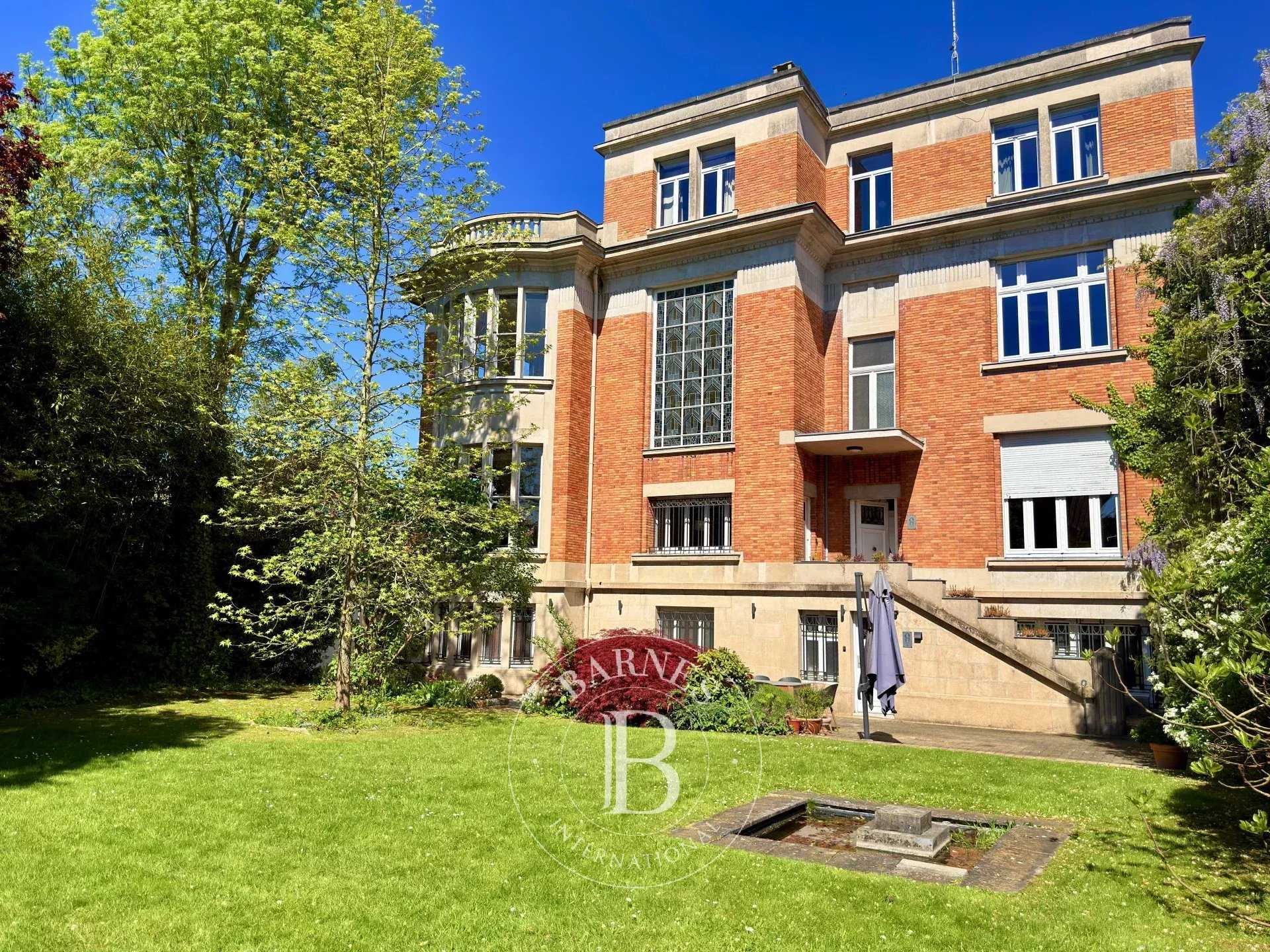 Roubaix  - Housing estate 11 Bedrooms