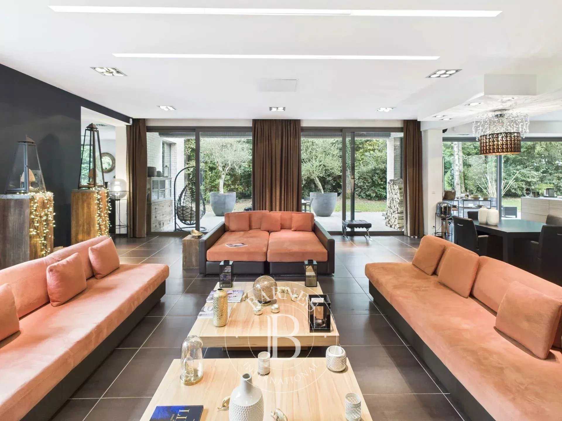 Mouvaux  - Maison 8 Pièces 3 Chambres