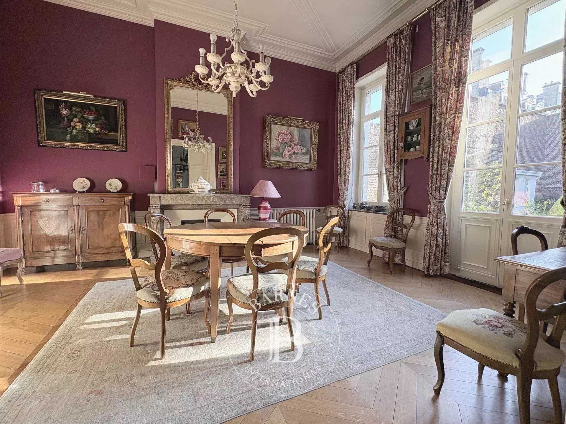 Arras  - Hôtel particulier 10 Pi&egrave;ces 7 Chambres